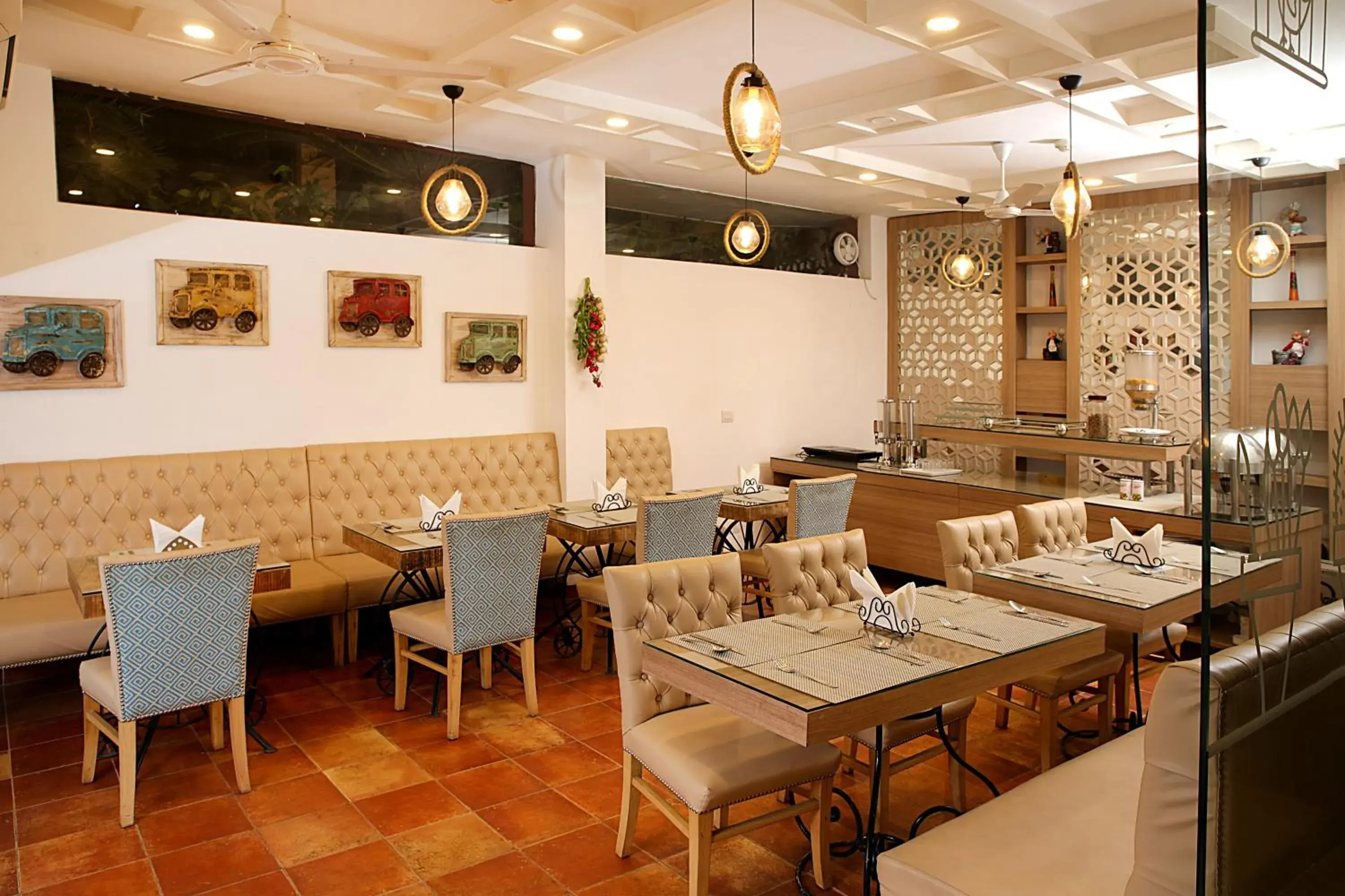 Restaurant/Places to Eat in Ahuja Residency DLF Phase 2