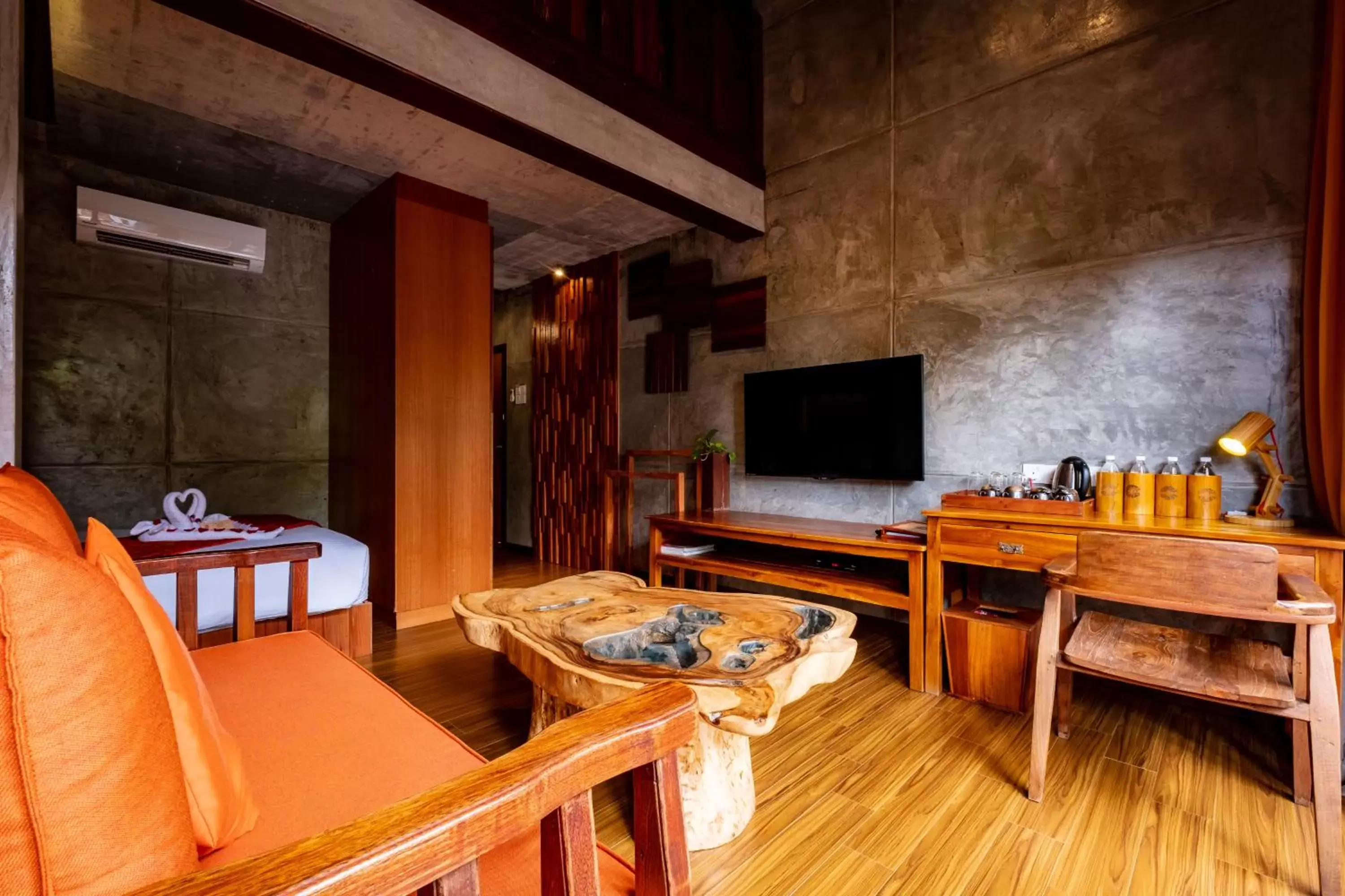 Bedroom, TV/Entertainment Center in Ipoh Bali Hotel