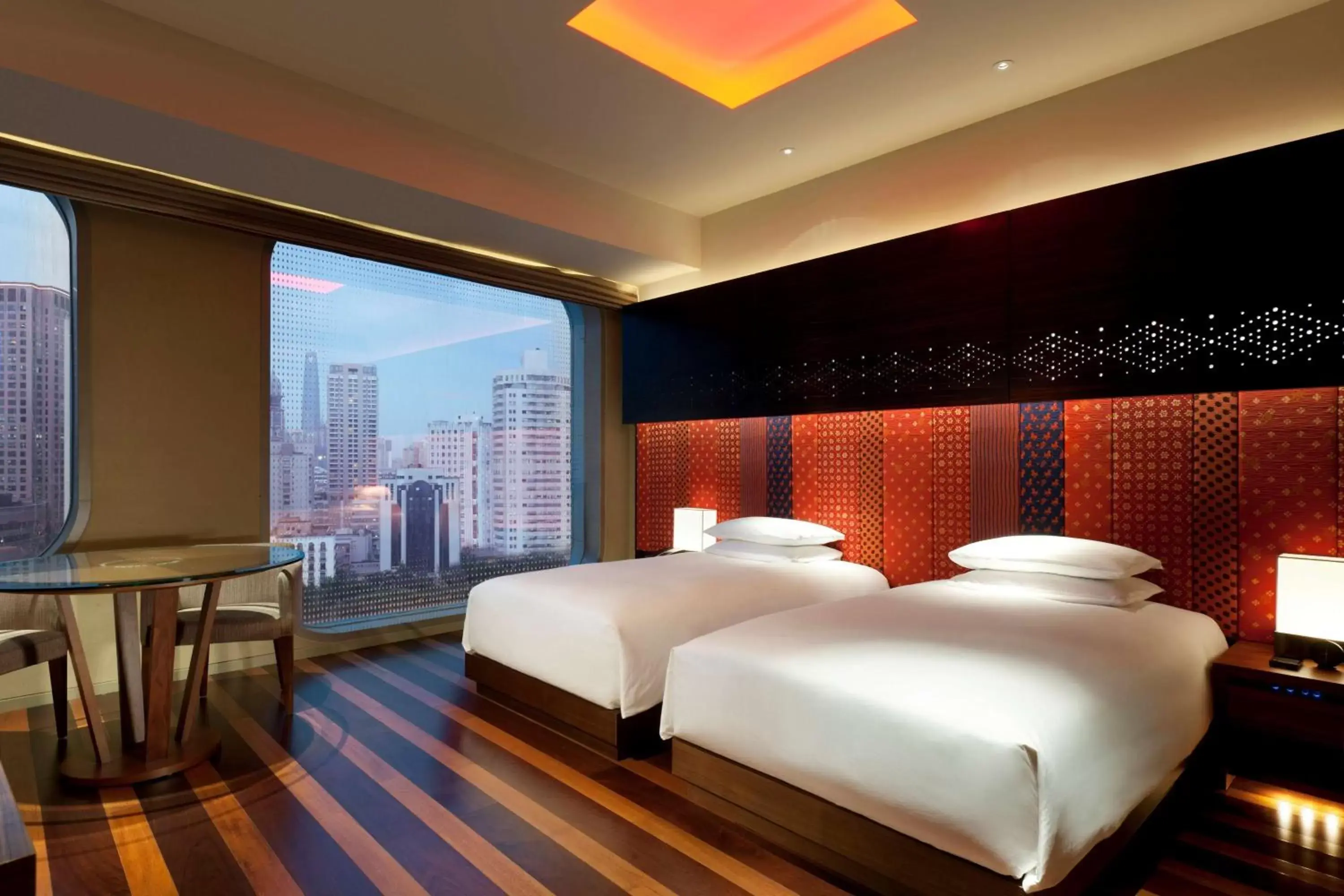 Photo of the whole room, Bed in Andaz Xintiandi Shanghai-Free Minibar & Lounge Happy Hour