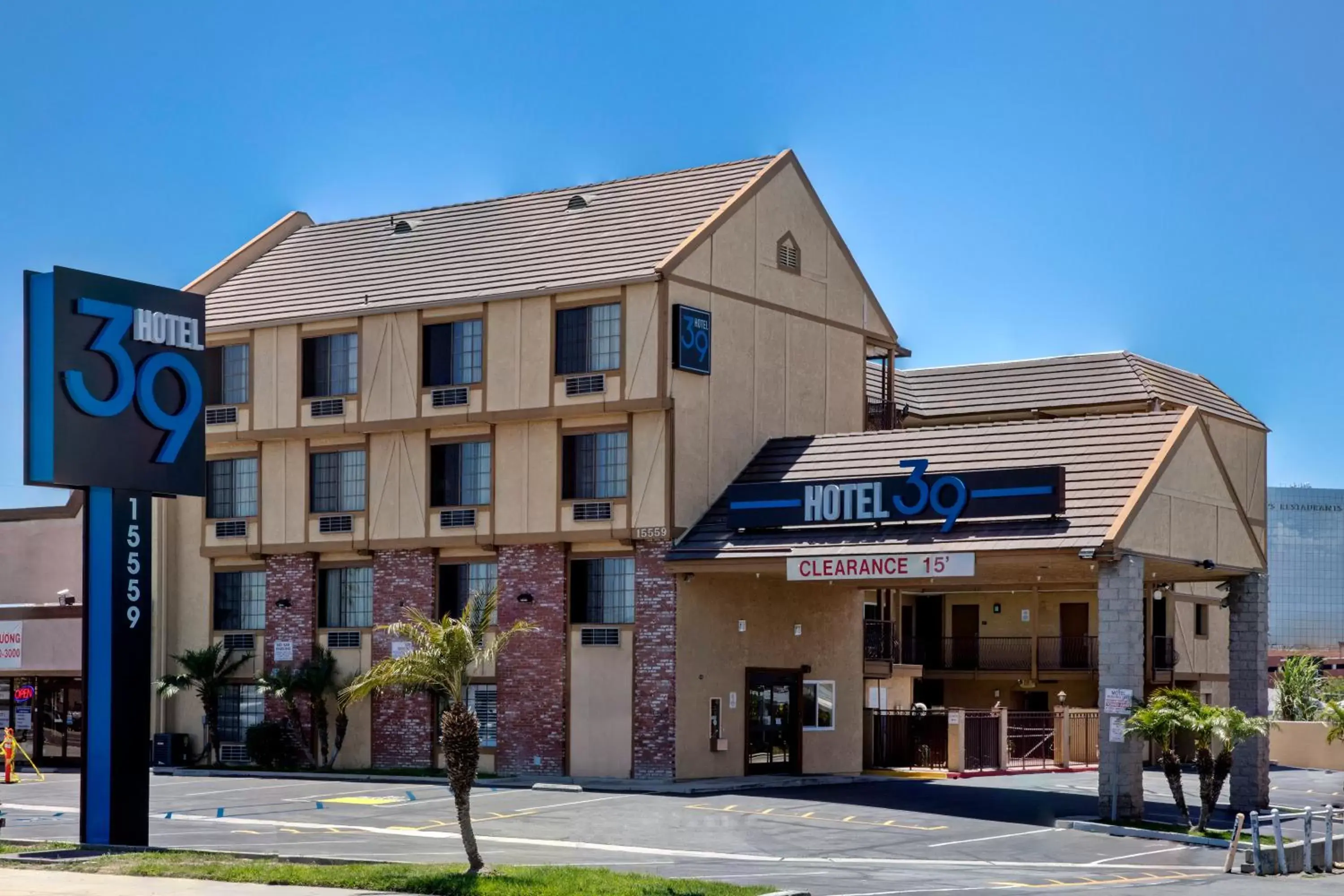 Facade/entrance, Property Building in The Hotel 39