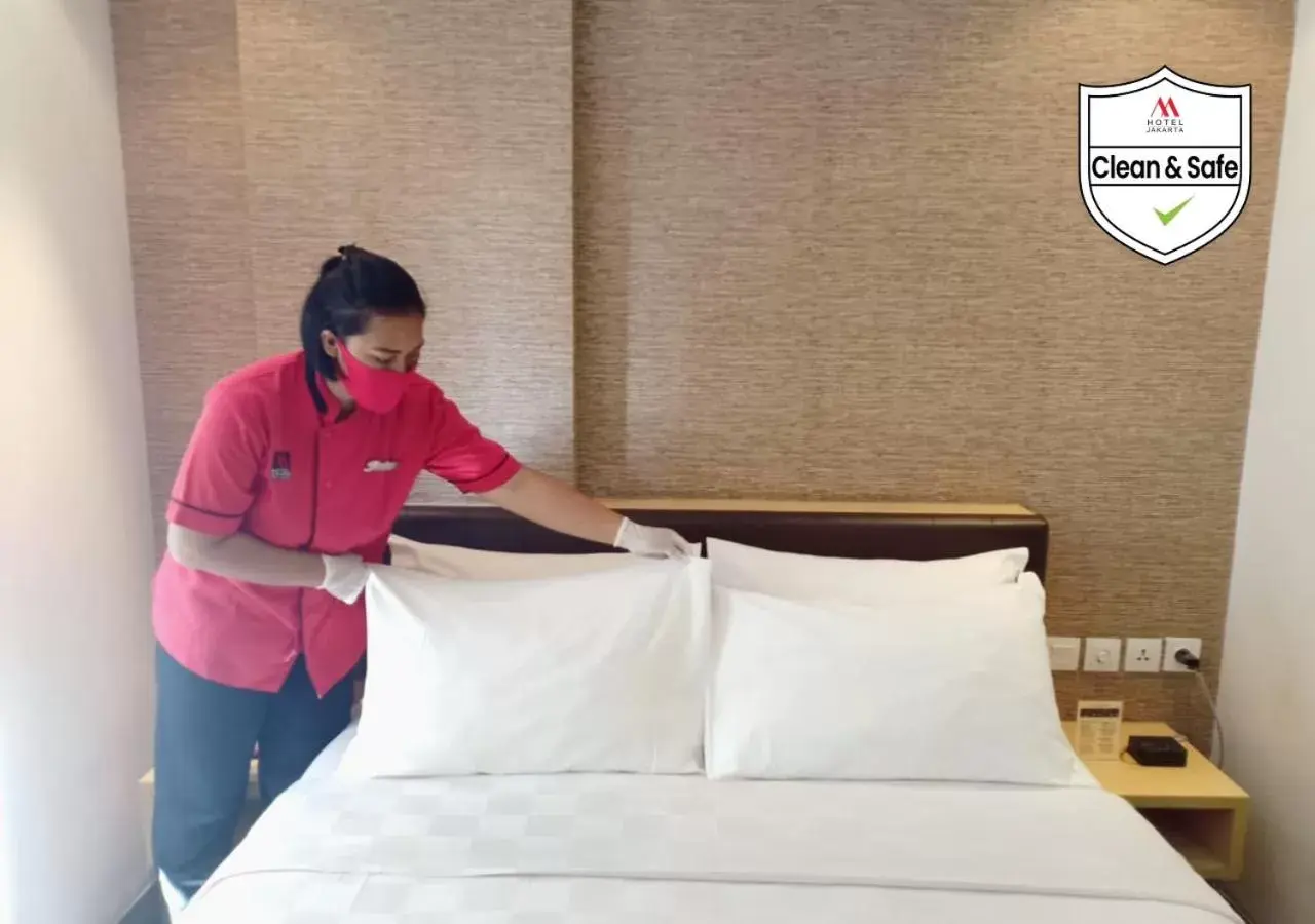 room service, Bed in M Hotel room service, Bed in M Hotel