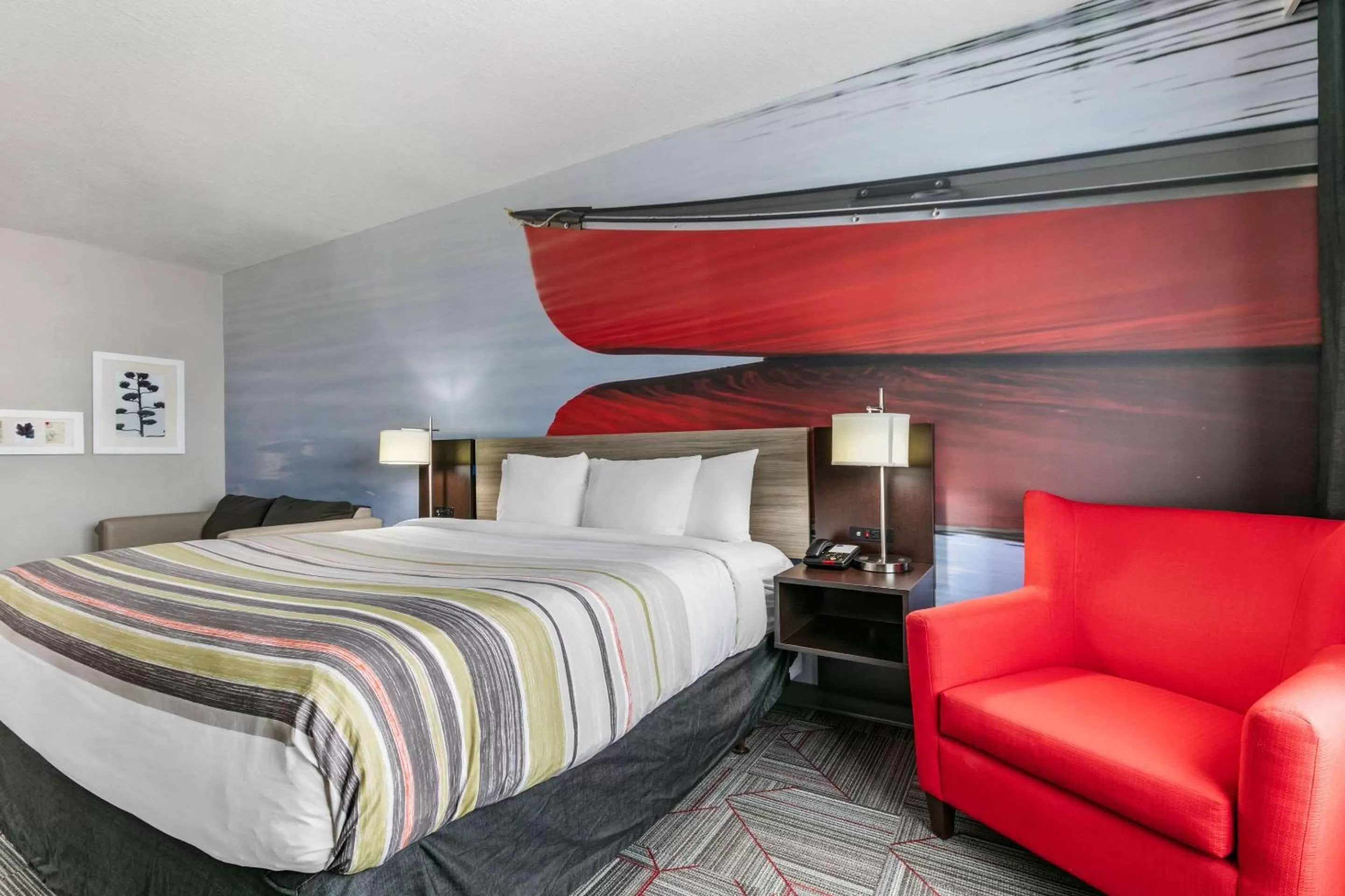 Photo of the whole room, Bed in Clarion Pointe Columbus-Bradley Park