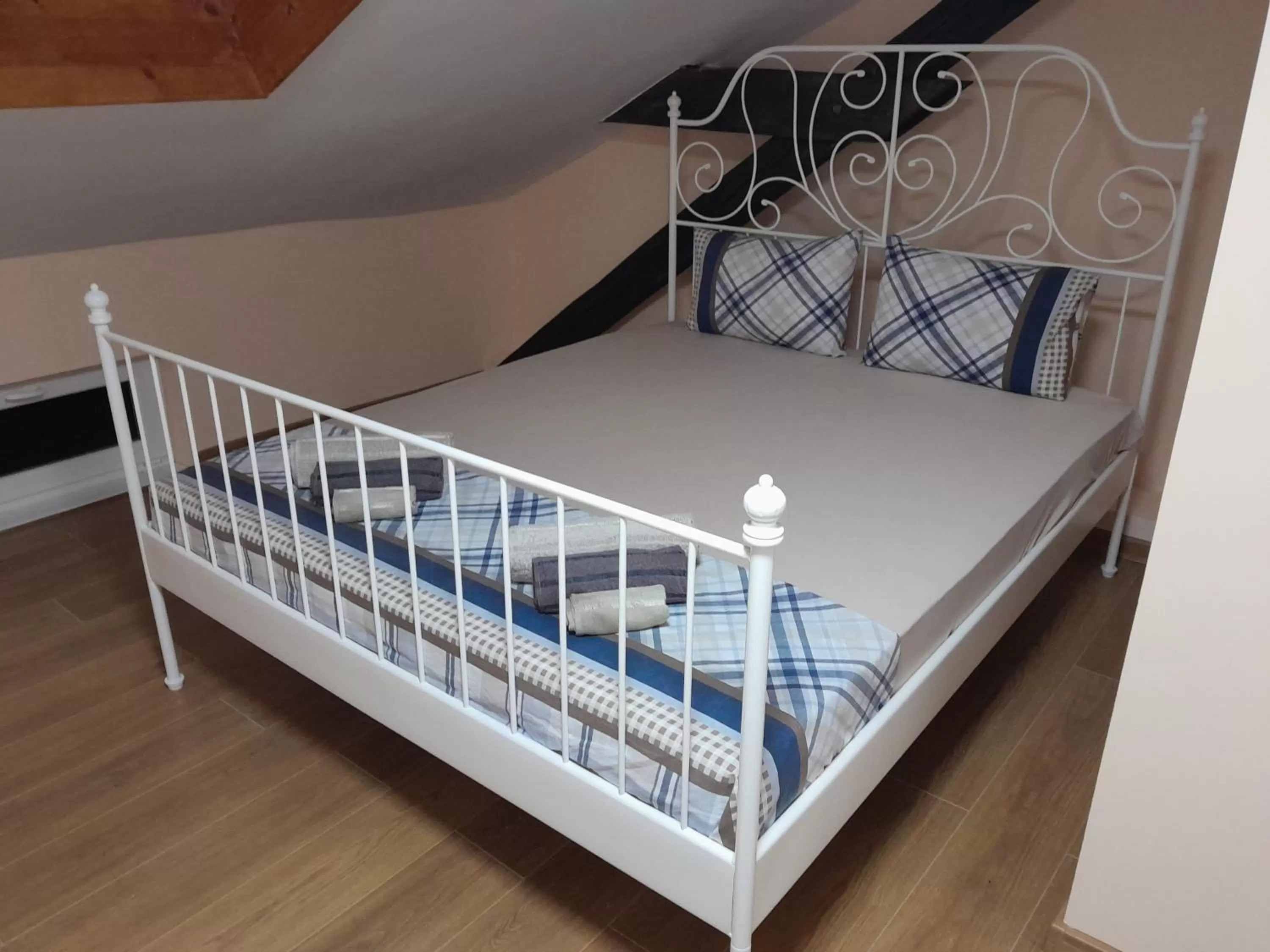 Bed in HANCHO SevenUps - KAPANA Plovdiv Center