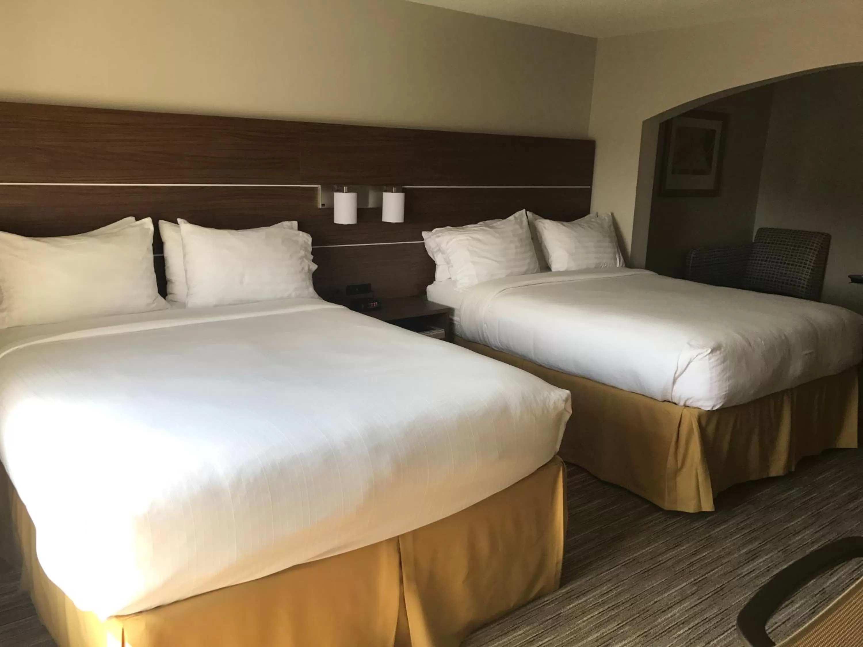 Bedroom, Bed in Holiday Inn Express Hotel & Suites Louisville East by IHG