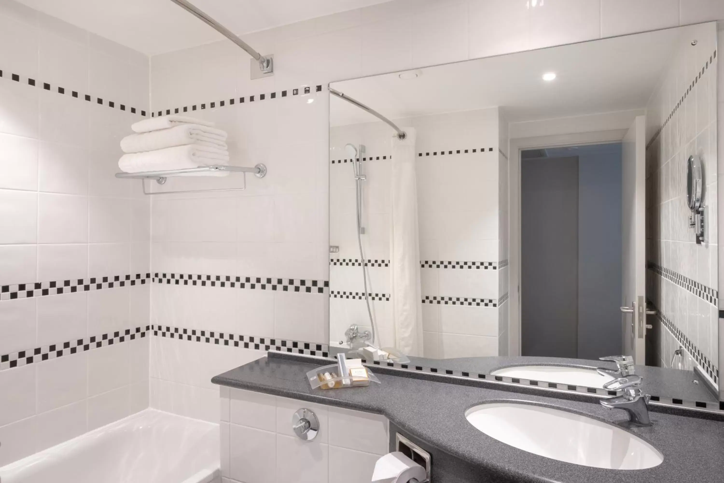 Bathroom in Holiday Inn Leicester City, an IHG Hotel