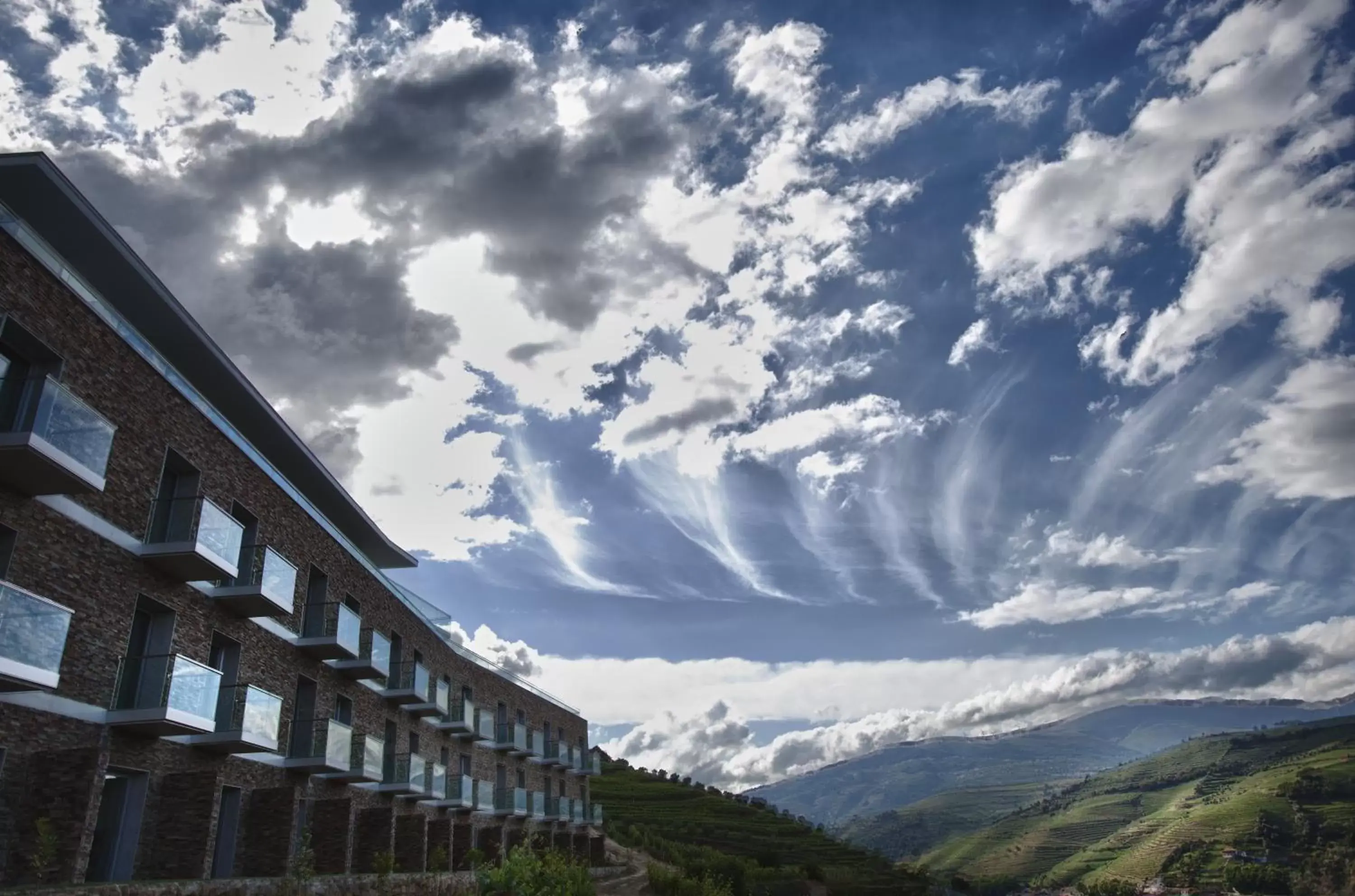 Facade/entrance in Delfim Douro Hotel