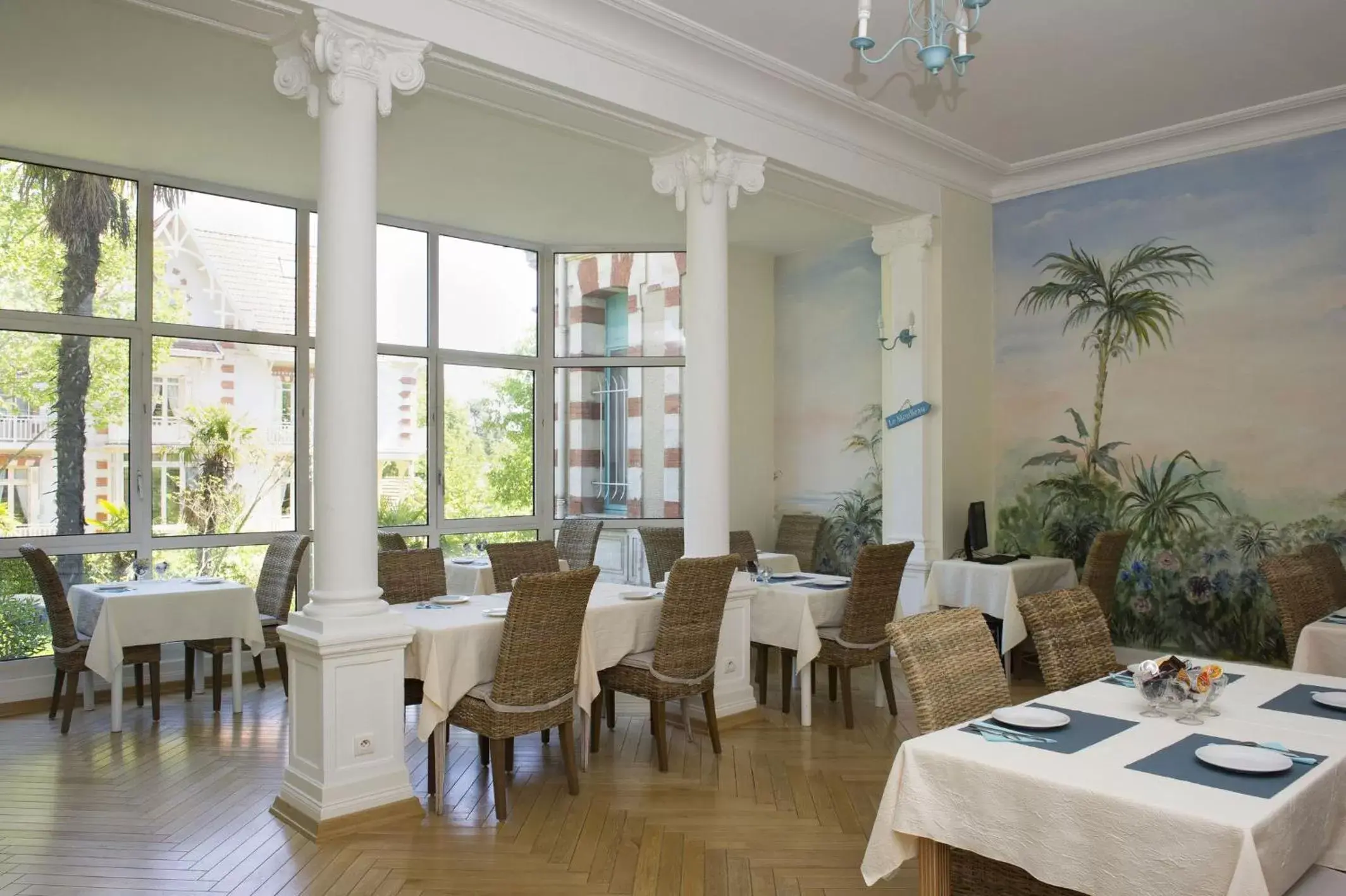 Patio, Restaurant/Places to Eat in Résidence de Tourisme Vacances Bleues Villa Regina