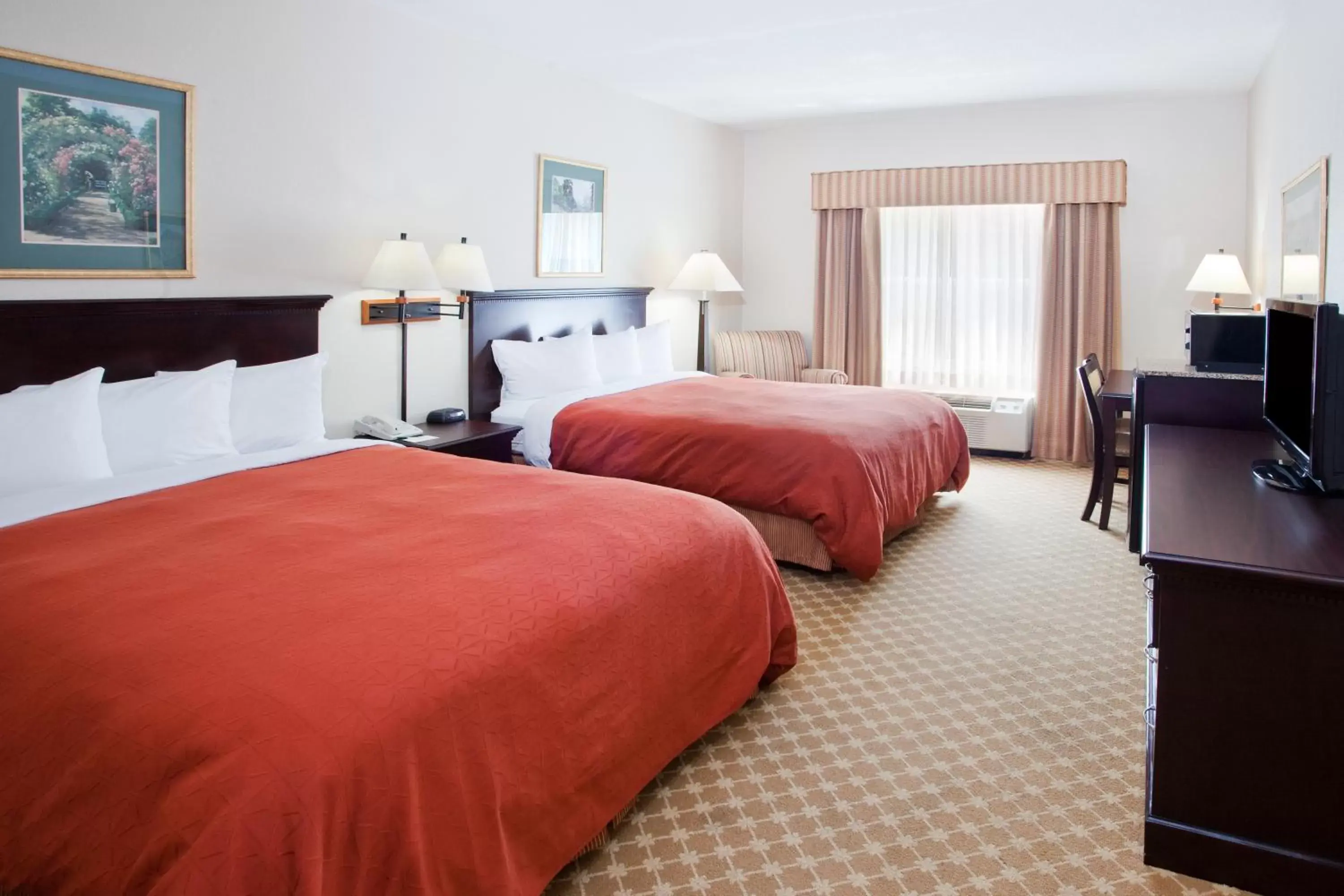 Photo of the whole room, Bed in Country Inn & Suites by Radisson, Columbus, GA