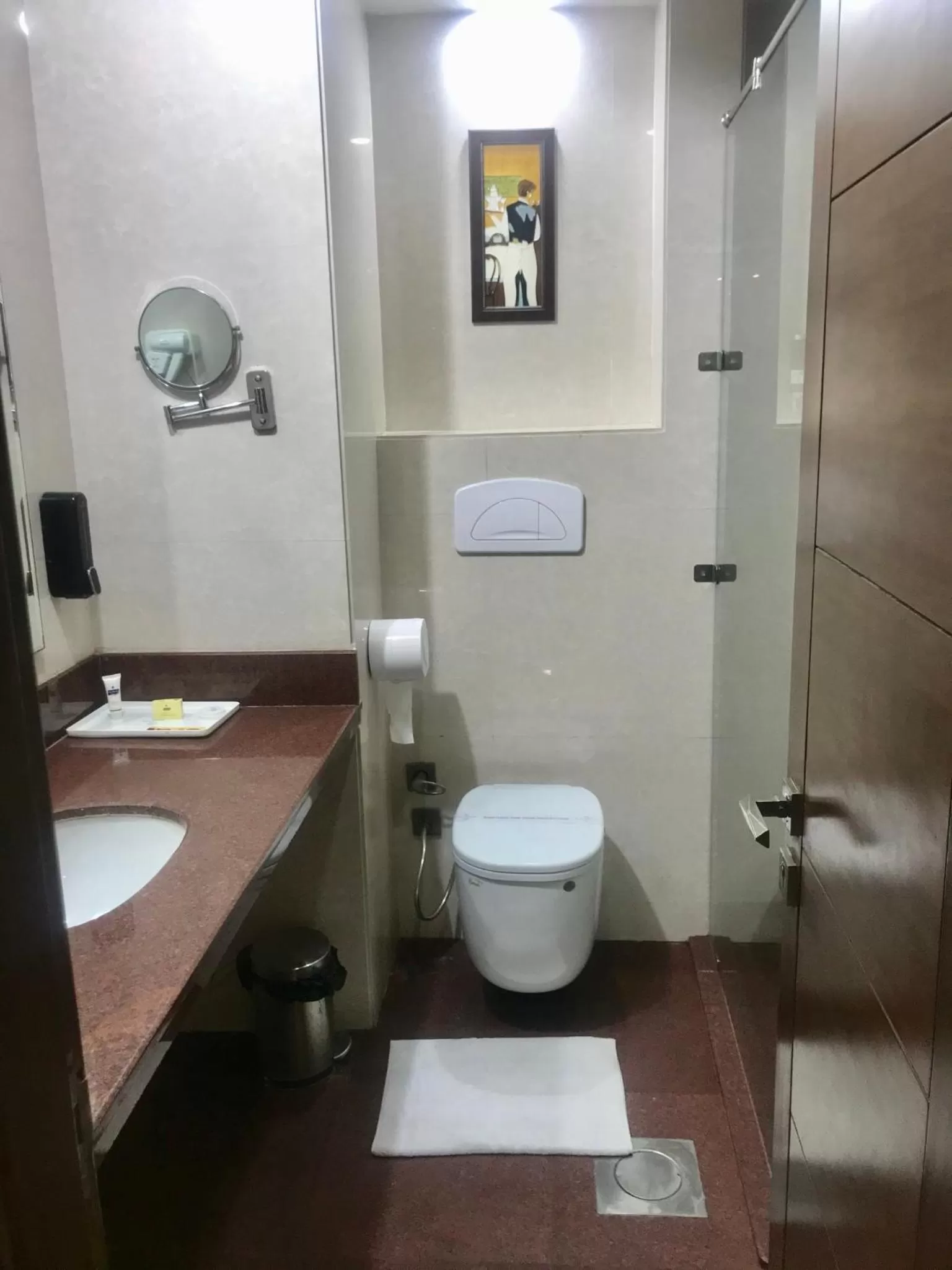 Bathroom in Hotel Leela Grande