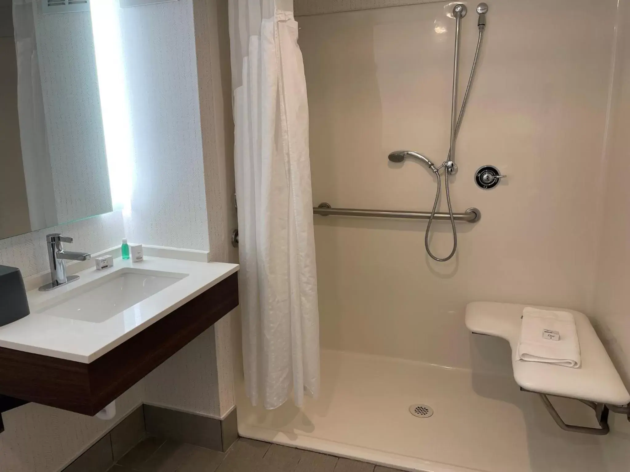 Double Room with Two Double Beds and Accessible Roll In Shower - Non-Smoking in Holiday Inn Lansdale-Hatfield, an IHG Hotel Double Room with Two Double Beds and Accessible Roll In Shower - Non-Smoking in Holiday Inn Lansdale-Hatfield, an IHG Hotel