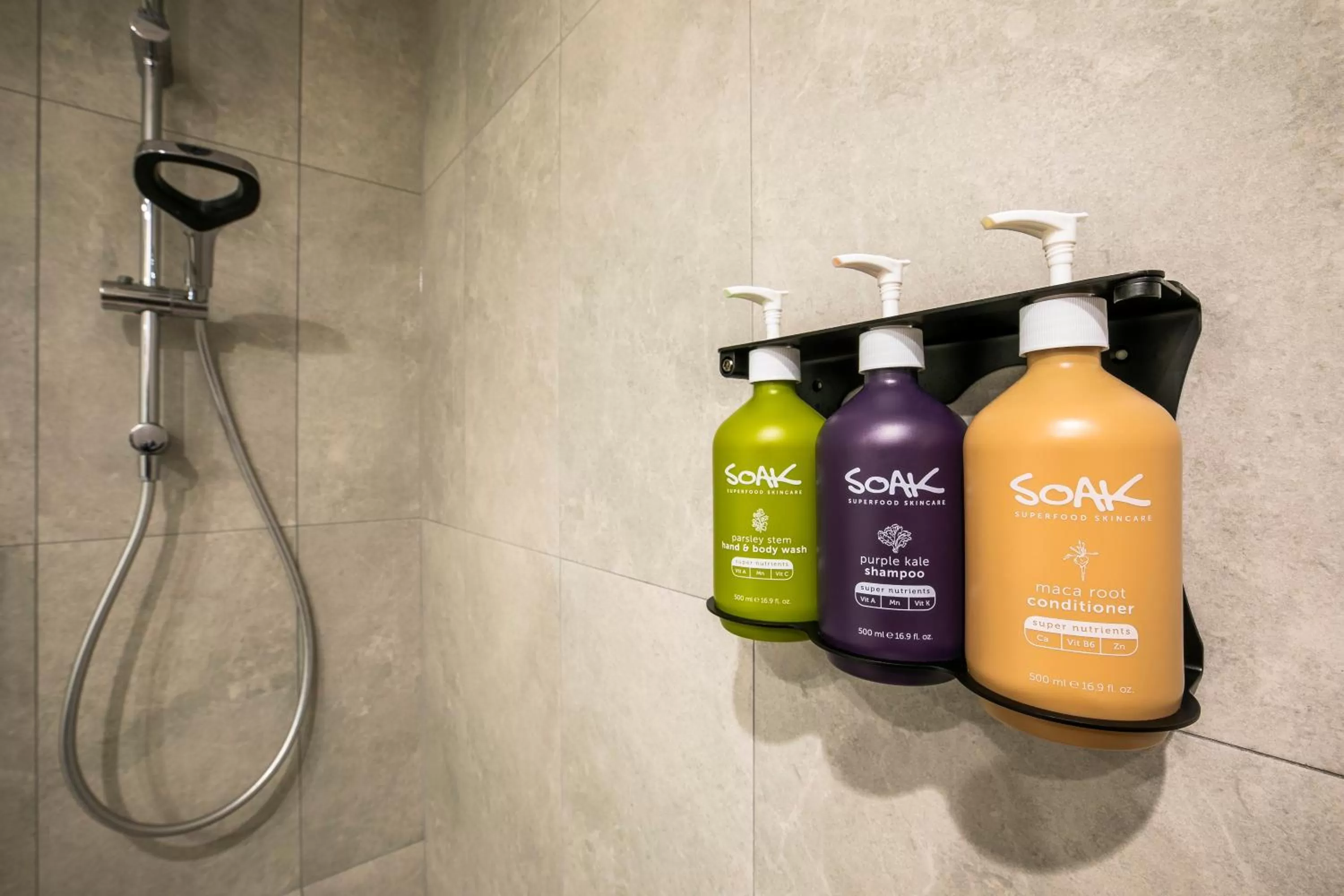 Bedroom, Bathroom in Holiday Inn Sydney Airport, an IHG Hotel