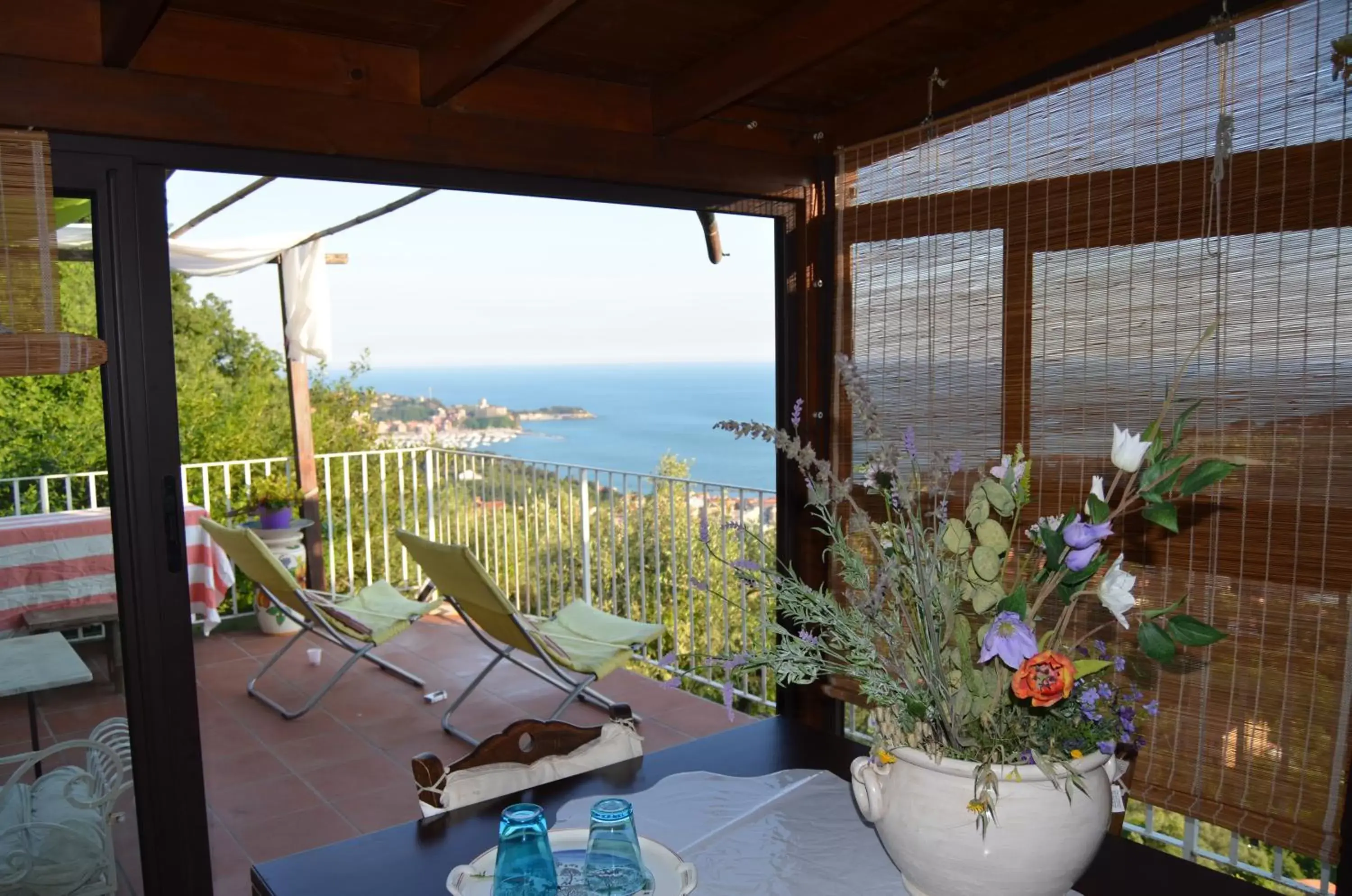 Balcony/Terrace in LA CASTELLANA Una Finestra sul Mare- Air Conditioned