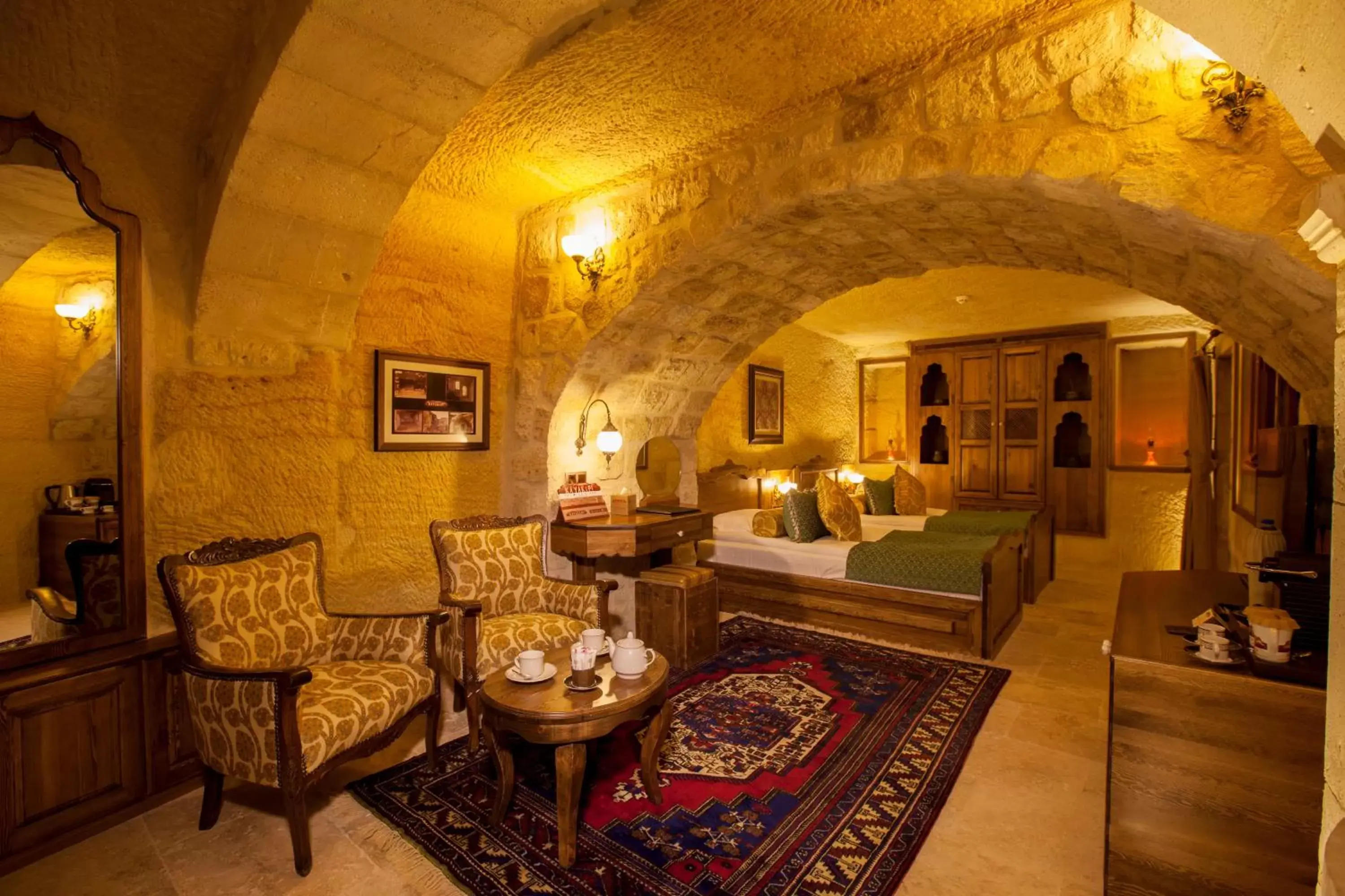 Photo of the whole room, Seating Area in Kayakapi Premium Caves Cappadocia