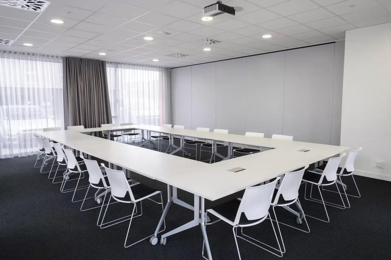 Business facilities in Akena Nantes Atlantis