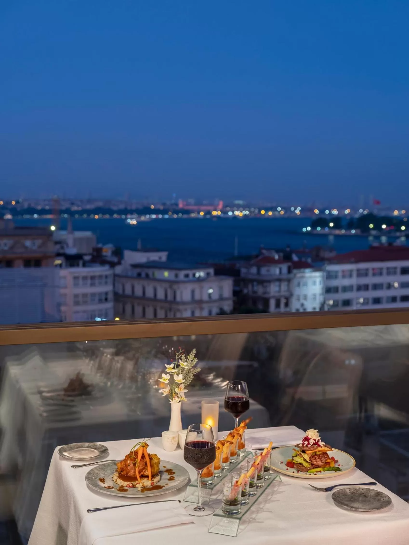 Restaurant/places to eat in Azzap Hotel Galata