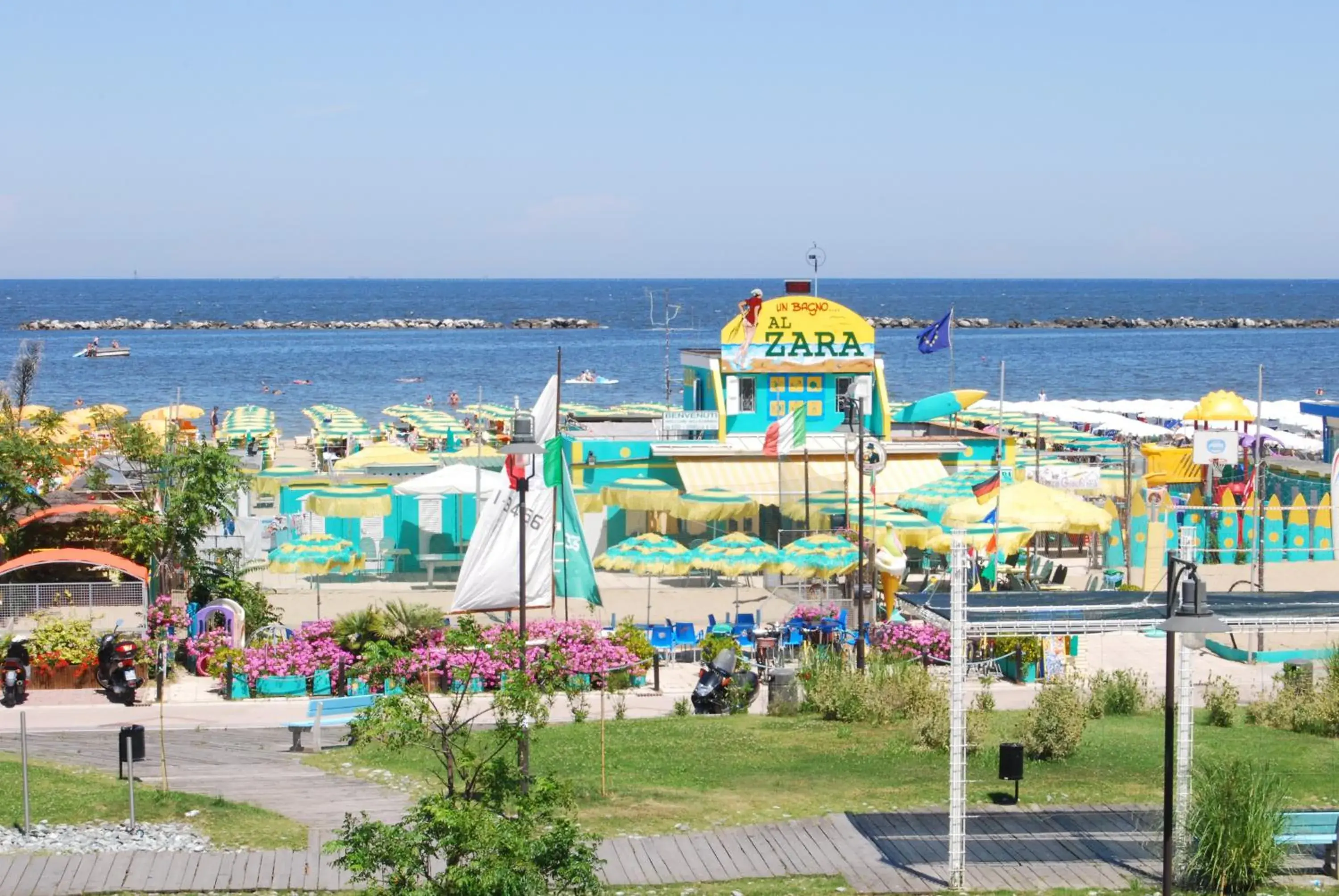 Beach, Pool View in Jole