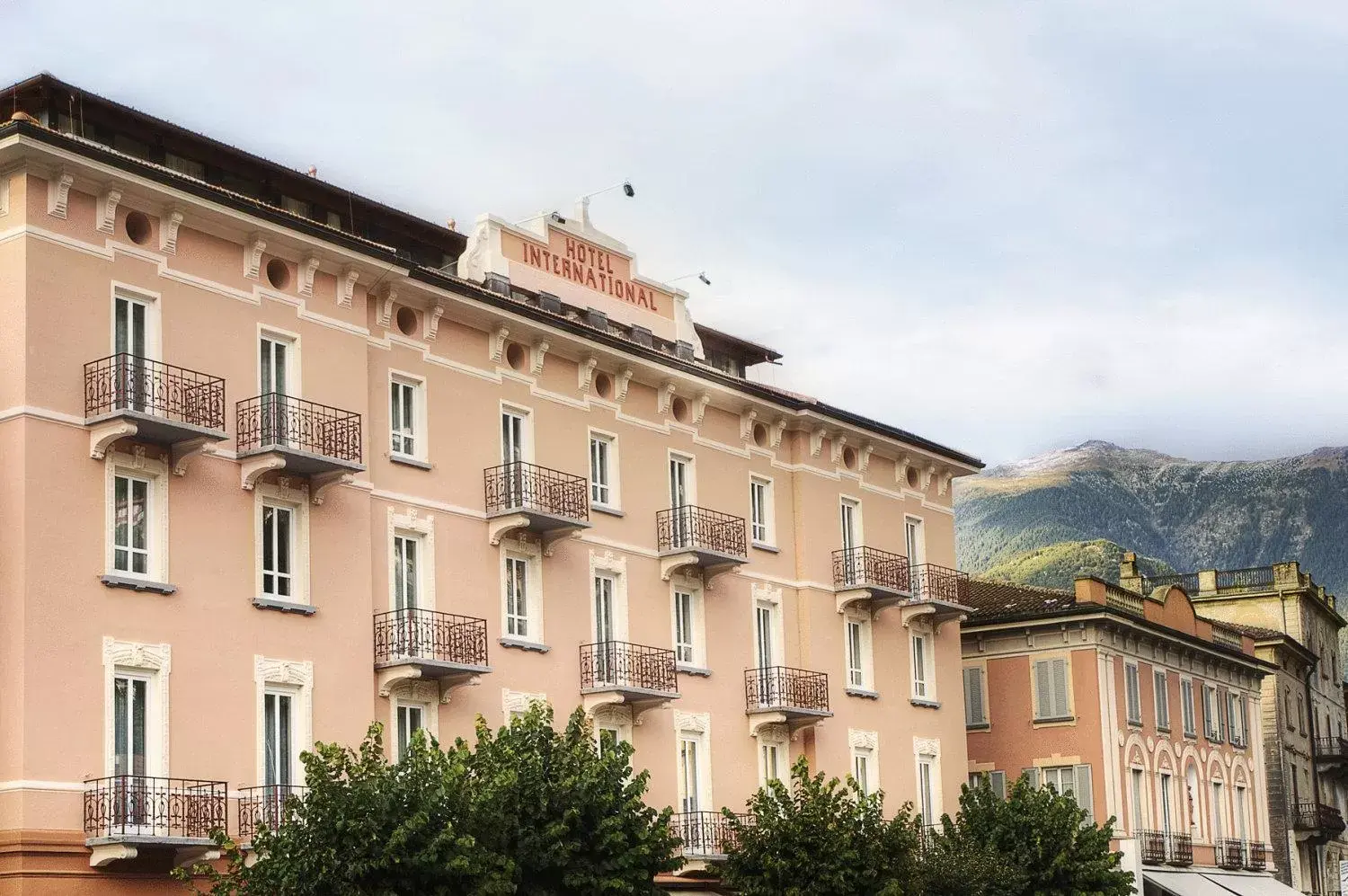 Facade/entrance, Property Building in Hotel Internazionale Bellinzona