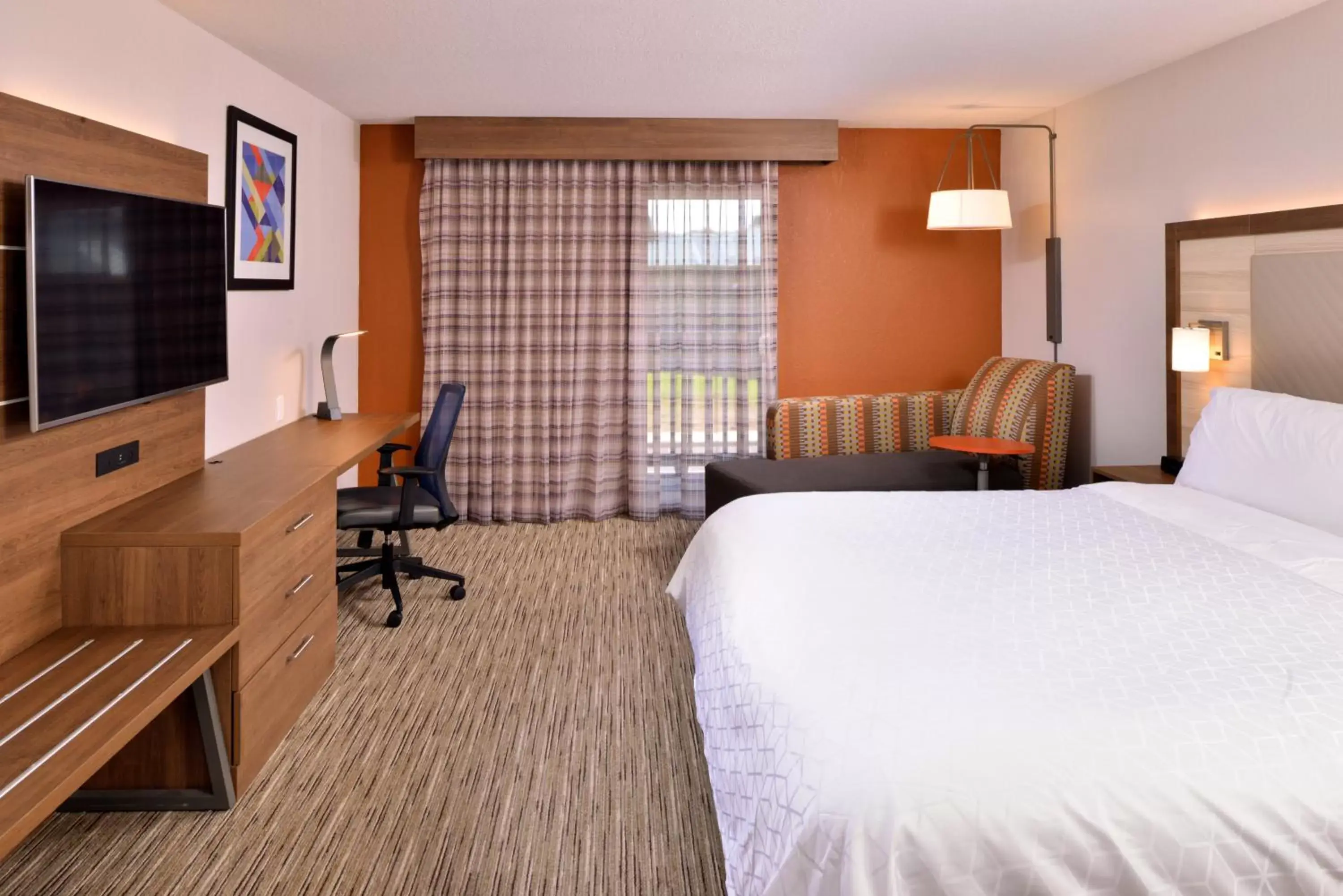 Photo of the whole room in Holiday Inn Express Hotel & Suites Arcata/Eureka-Airport Area, an IHG Hotel