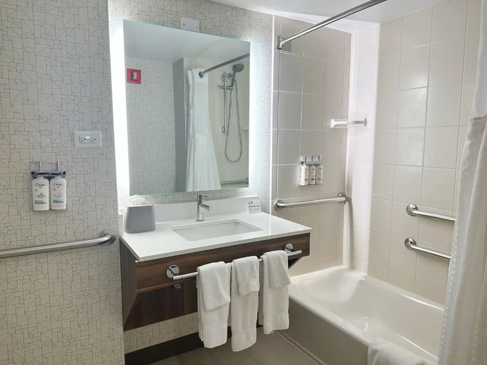 Shower, Bathroom in Holiday Inn Express & Suites - Prospect Heights, an IHG Hotel