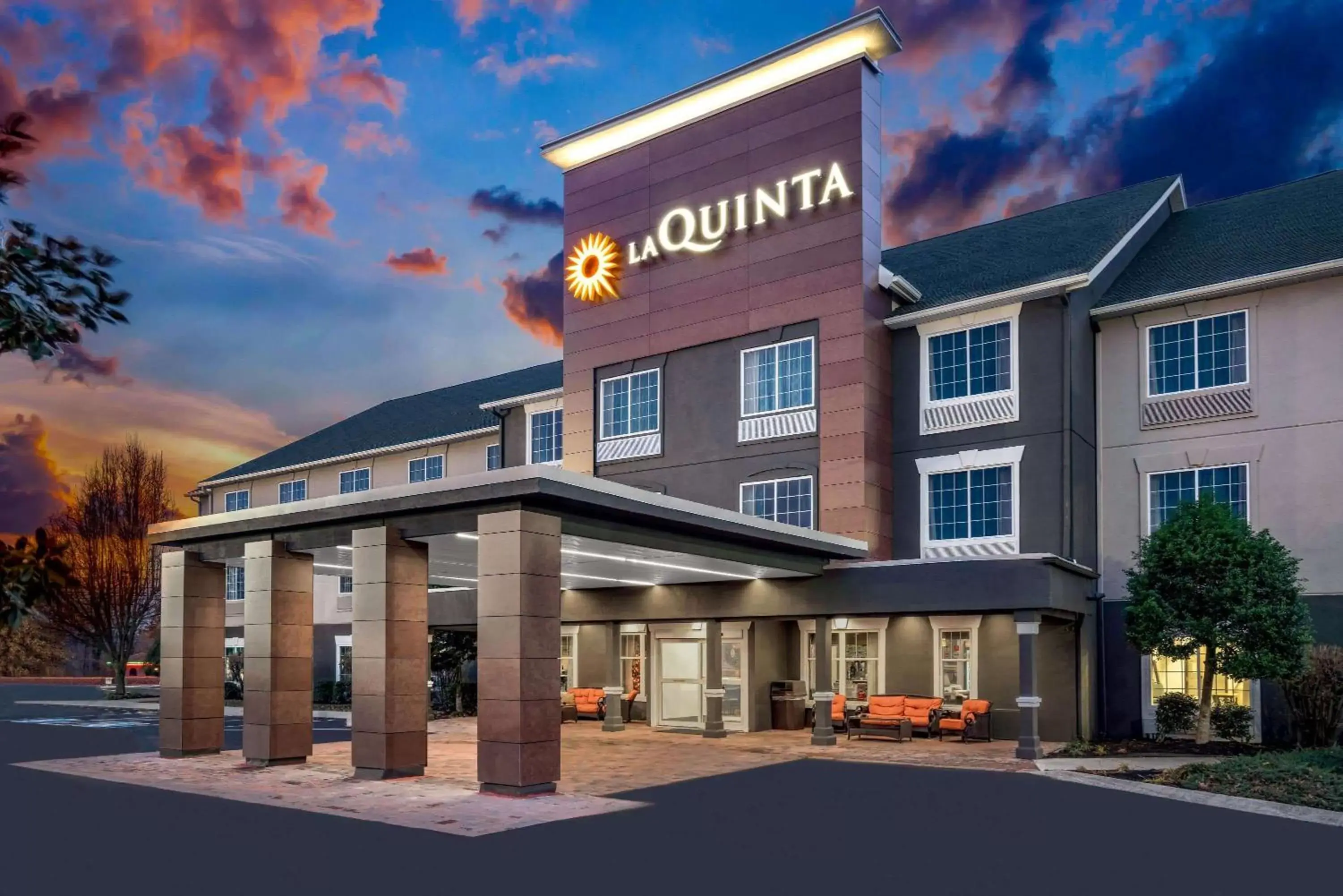 Property building in La Quinta by Wyndham Cookeville