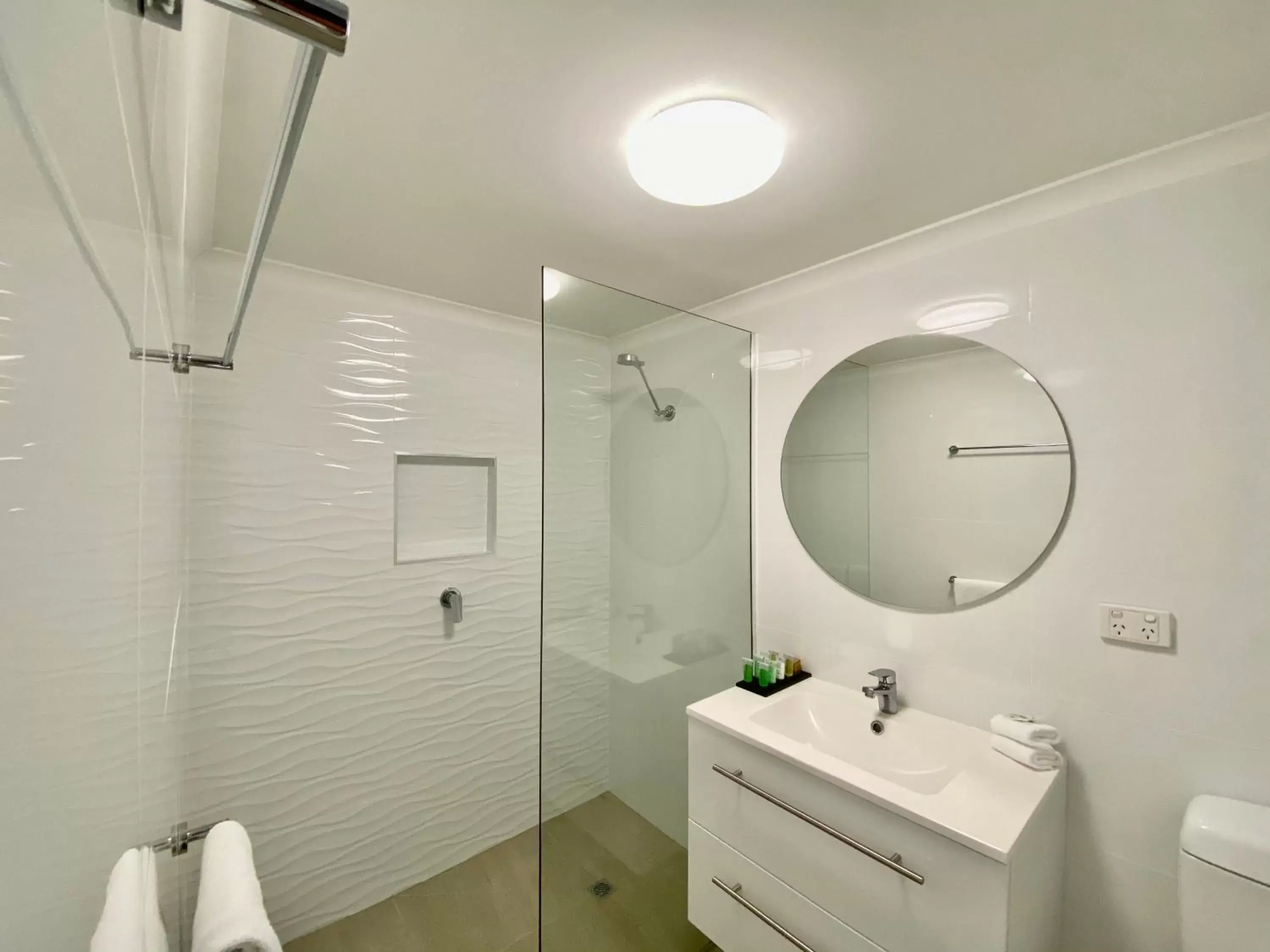 Bathroom in Cairns Beach Resort