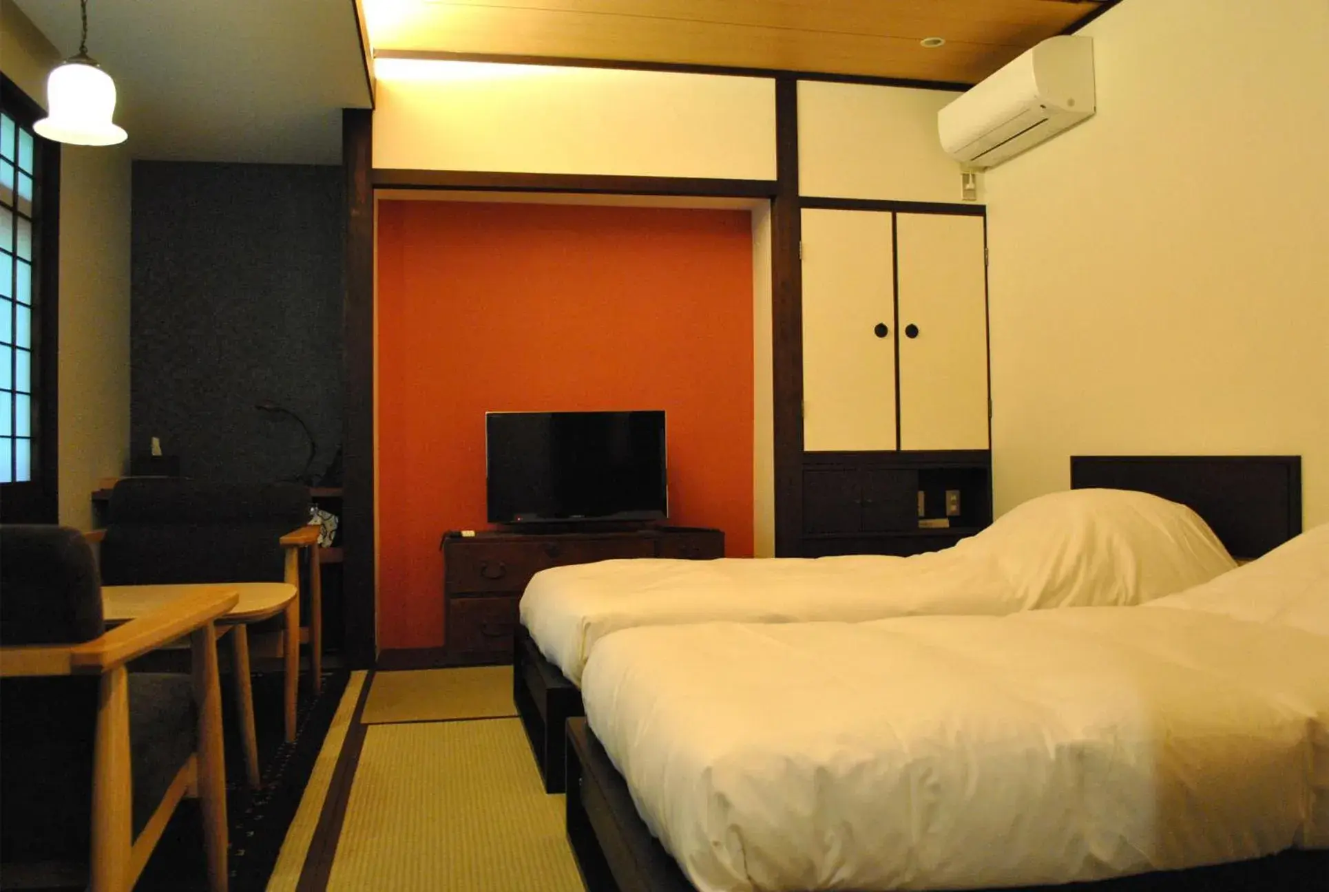 Photo of the whole room, Bed in Negiya Ryofukaku