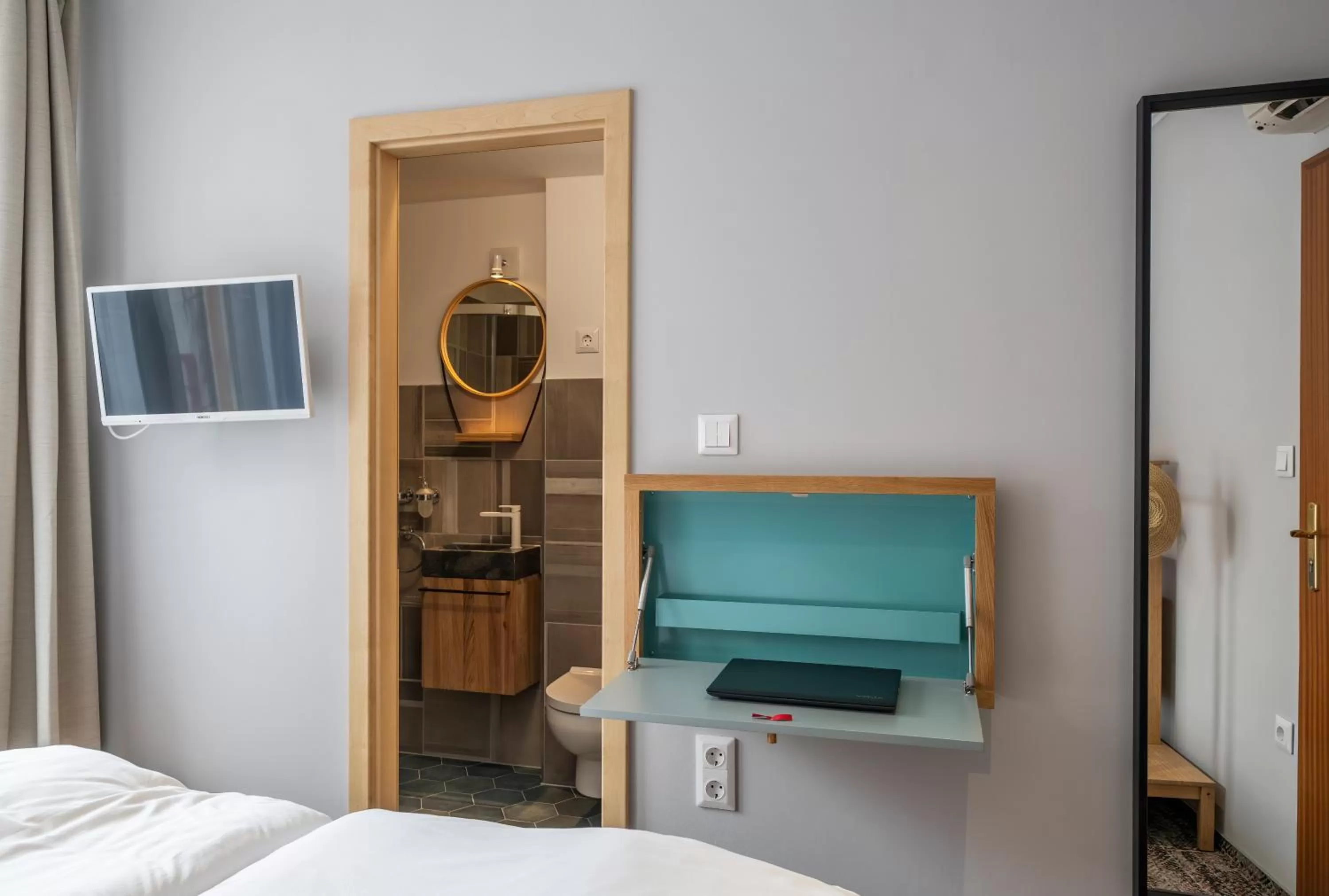 Photo of the whole room, Bed in Duett - Urban Rooms