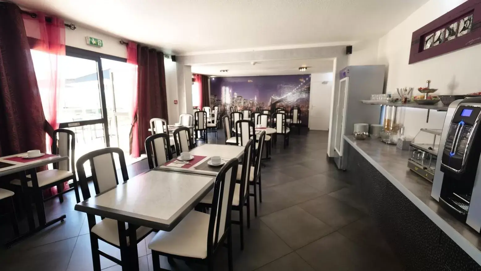 Continental breakfast, Restaurant/Places to Eat in Citotel Hôtel Le Capricorne