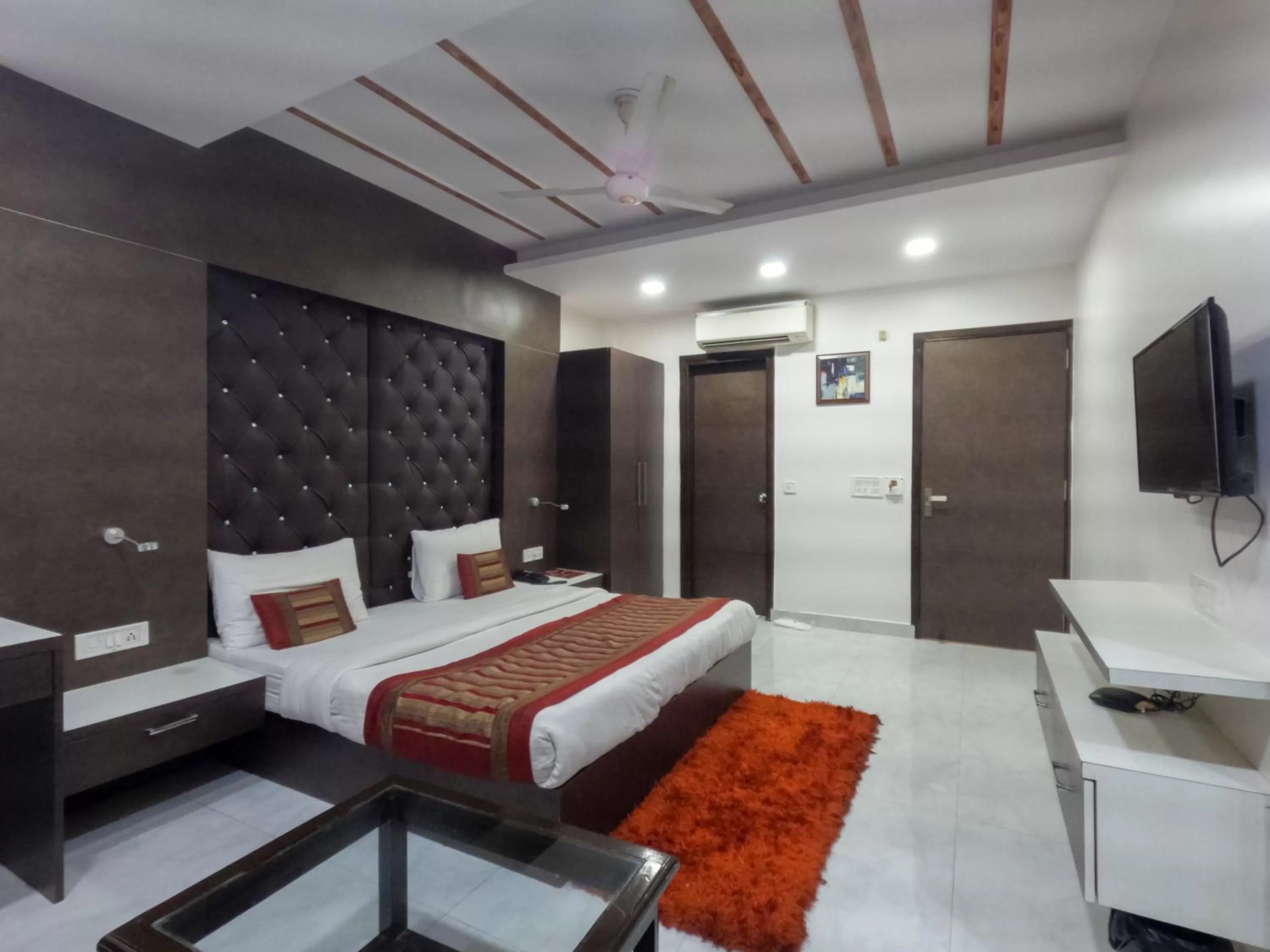 Premium Double or Twin Room in Hotel Red Castle - Karol Bagh