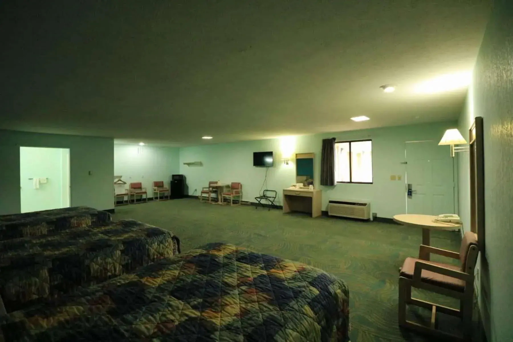 Photo of the whole room in Travelodge by Wyndham Parkersburg