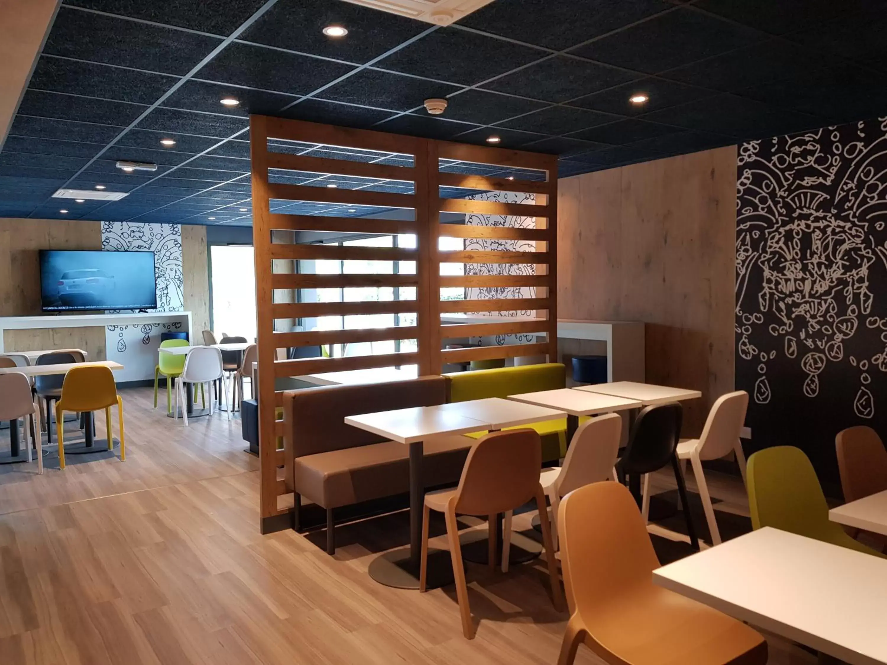 Lobby or reception, Dining Area in ibis budget Cahors