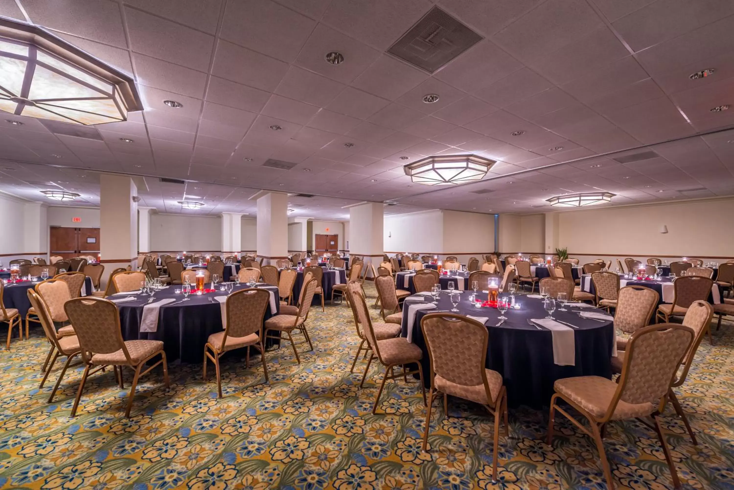 Banquet/Function facilities, Restaurant/Places to Eat in Holiday Inn & Suites Orlando SW - Celebration Area, an IHG Hotel