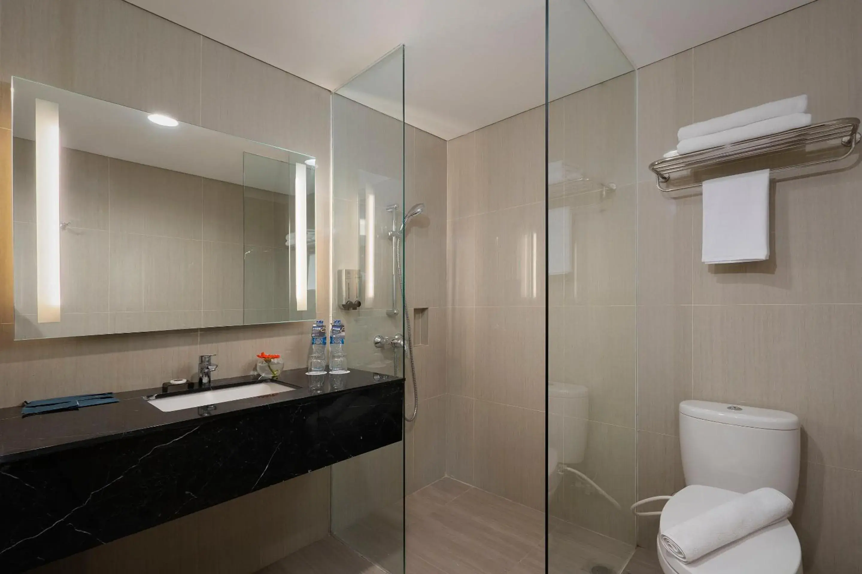 Bathroom in BATIQA Hotel Darmo - Surabaya