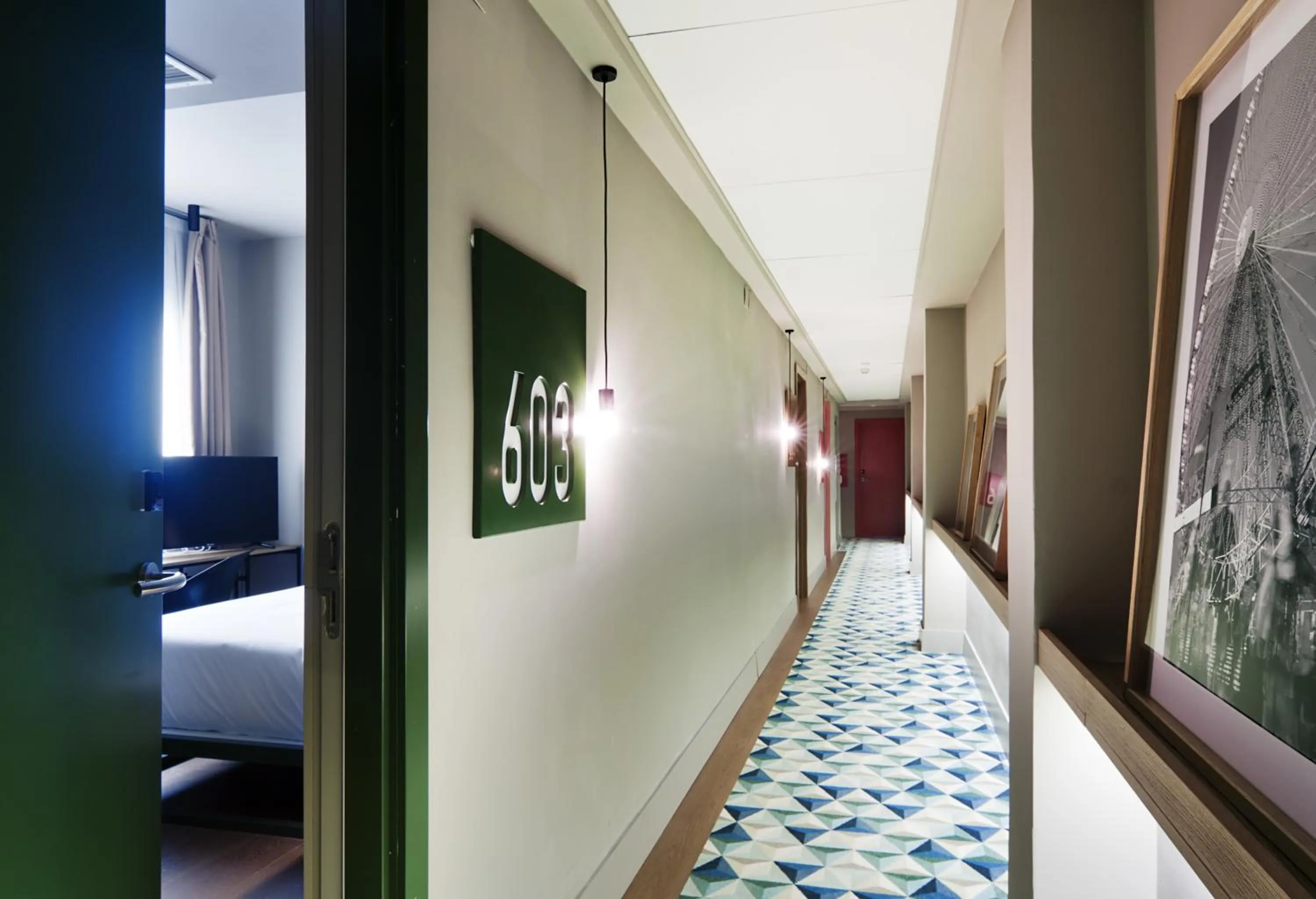 Other, Bed in One Shot Colón