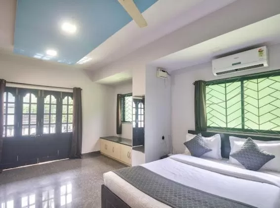 Bedroom, Bed in Calangute Beach Corner
