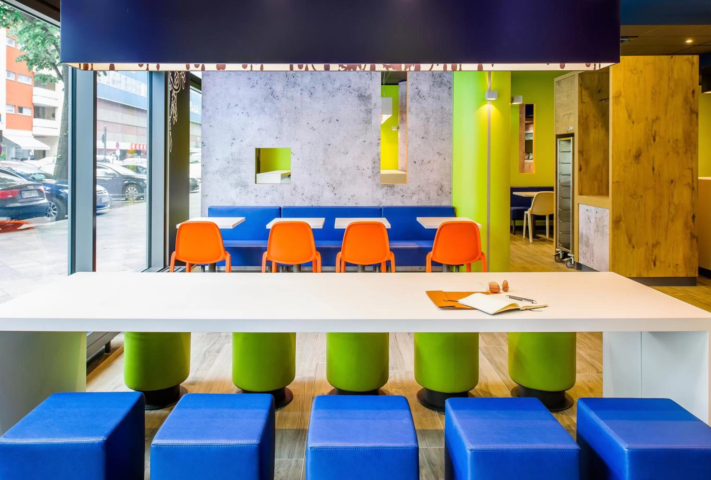 Lounge or bar in ibis budget Koeln Leverkusen City