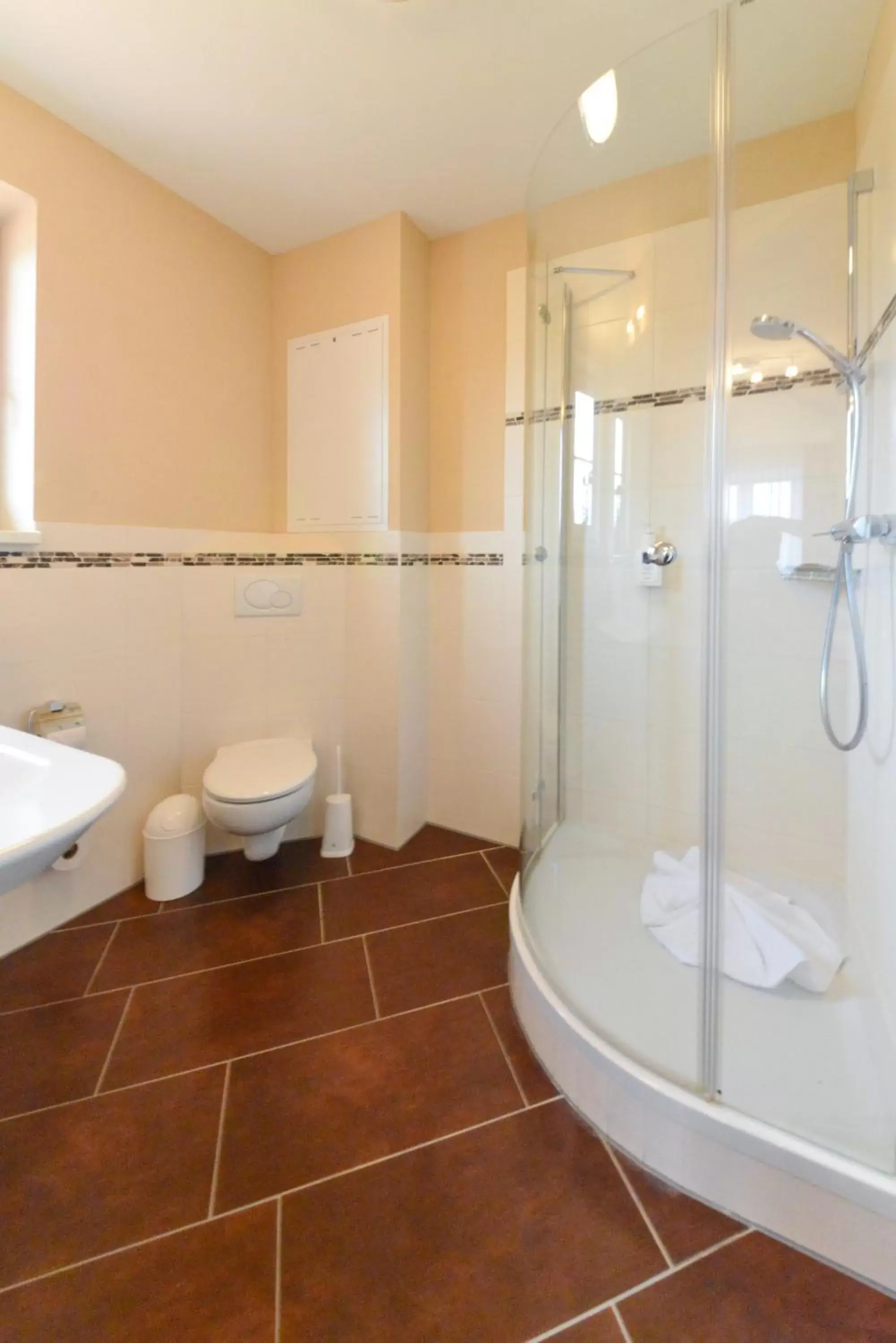 Shower, Bathroom in Abasto Hotel & Spa Maisach
