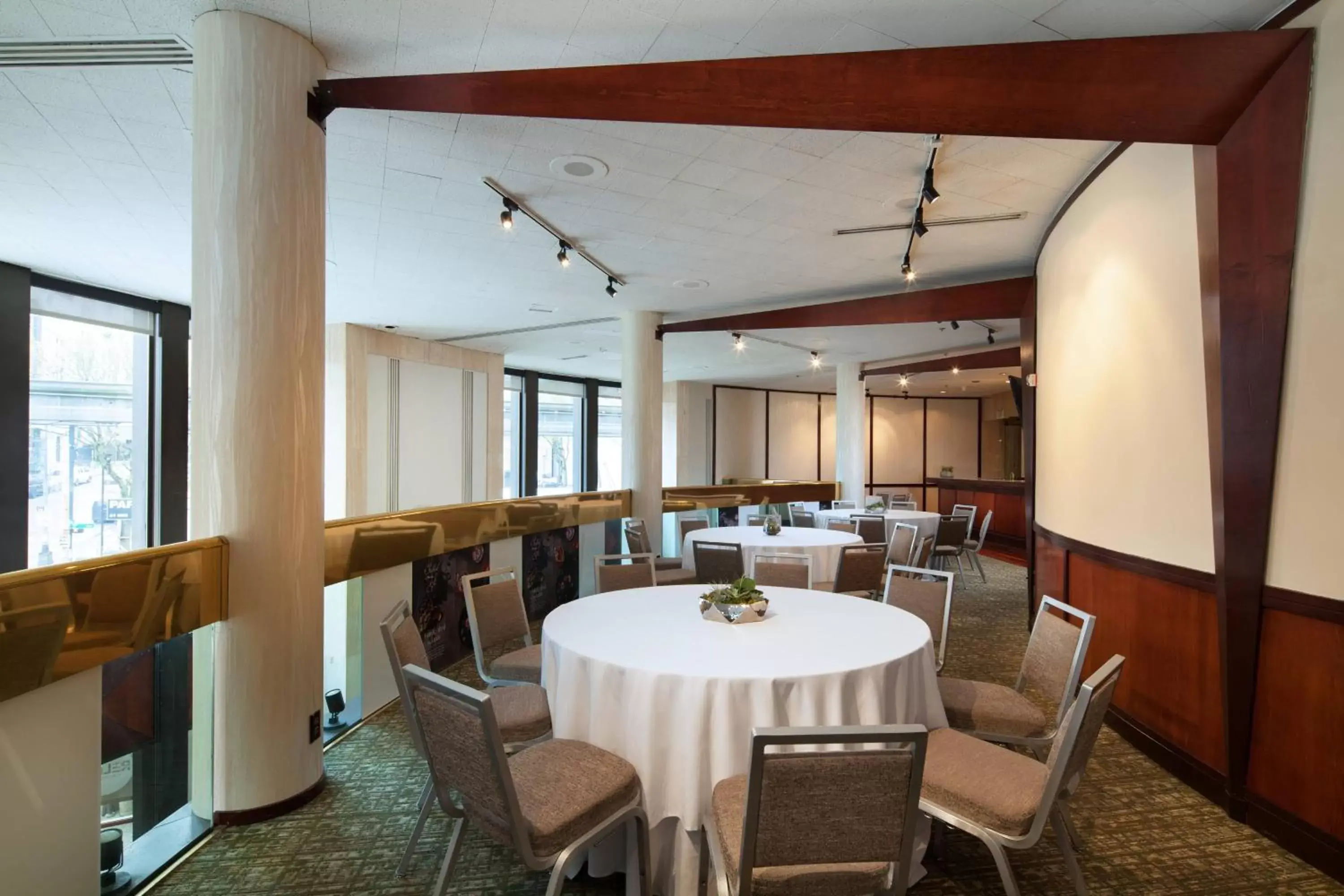 Meeting/conference room, Restaurant/Places to Eat in The Westin Seattle