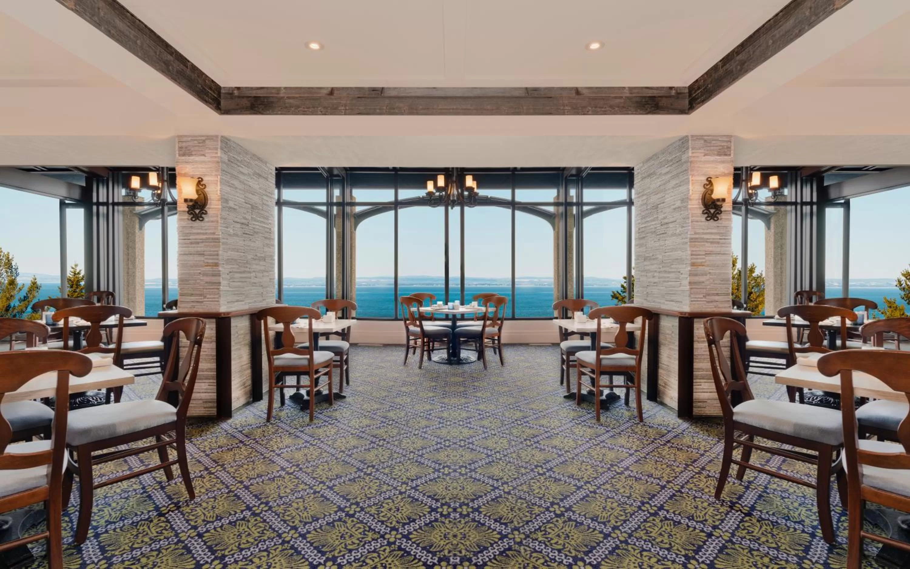 Restaurant/places to eat in Fairmont Le Manoir Richelieu