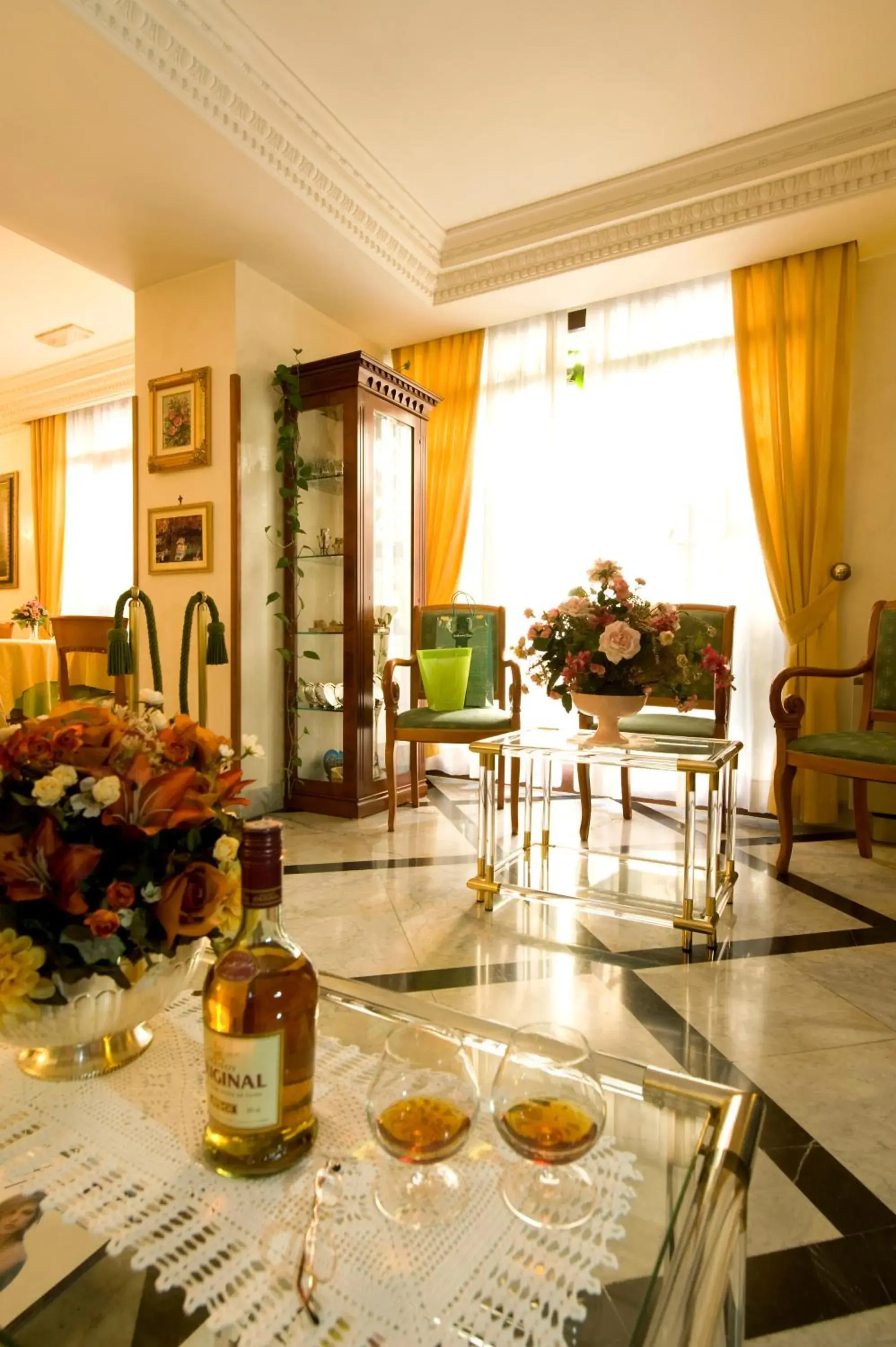 Lounge or bar, Restaurant/Places to Eat in Hotel Amalfi