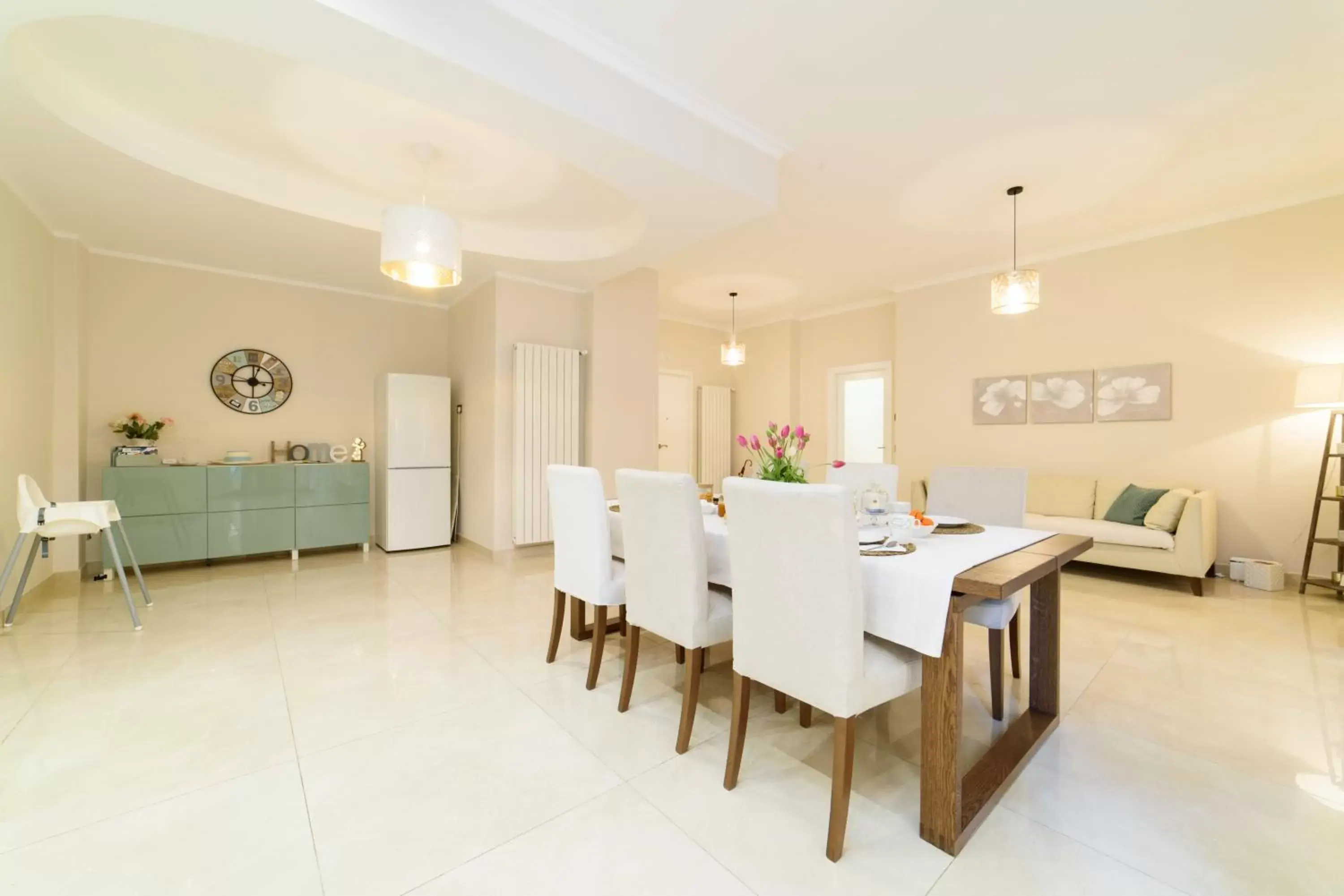 Living room, Dining Area in HomeAway Salerno