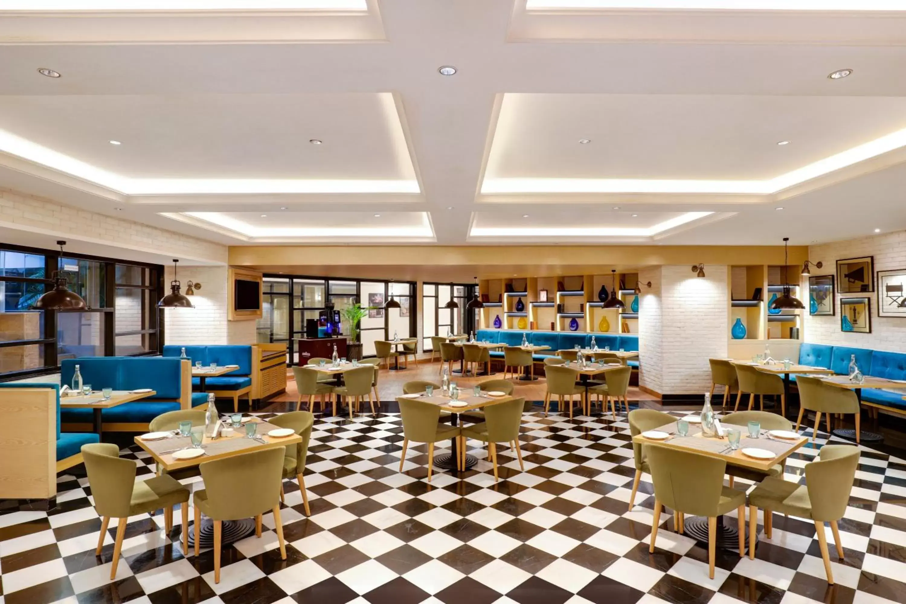 Restaurant/places to eat in Lemon Tree Premier, Mumbai International Airport Restaurant/places to eat in Lemon Tree Premier, Mumbai International Airport