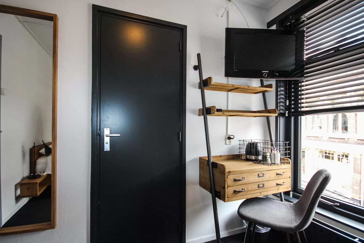 Business facilities, TV/Entertainment Center in Logement 3B