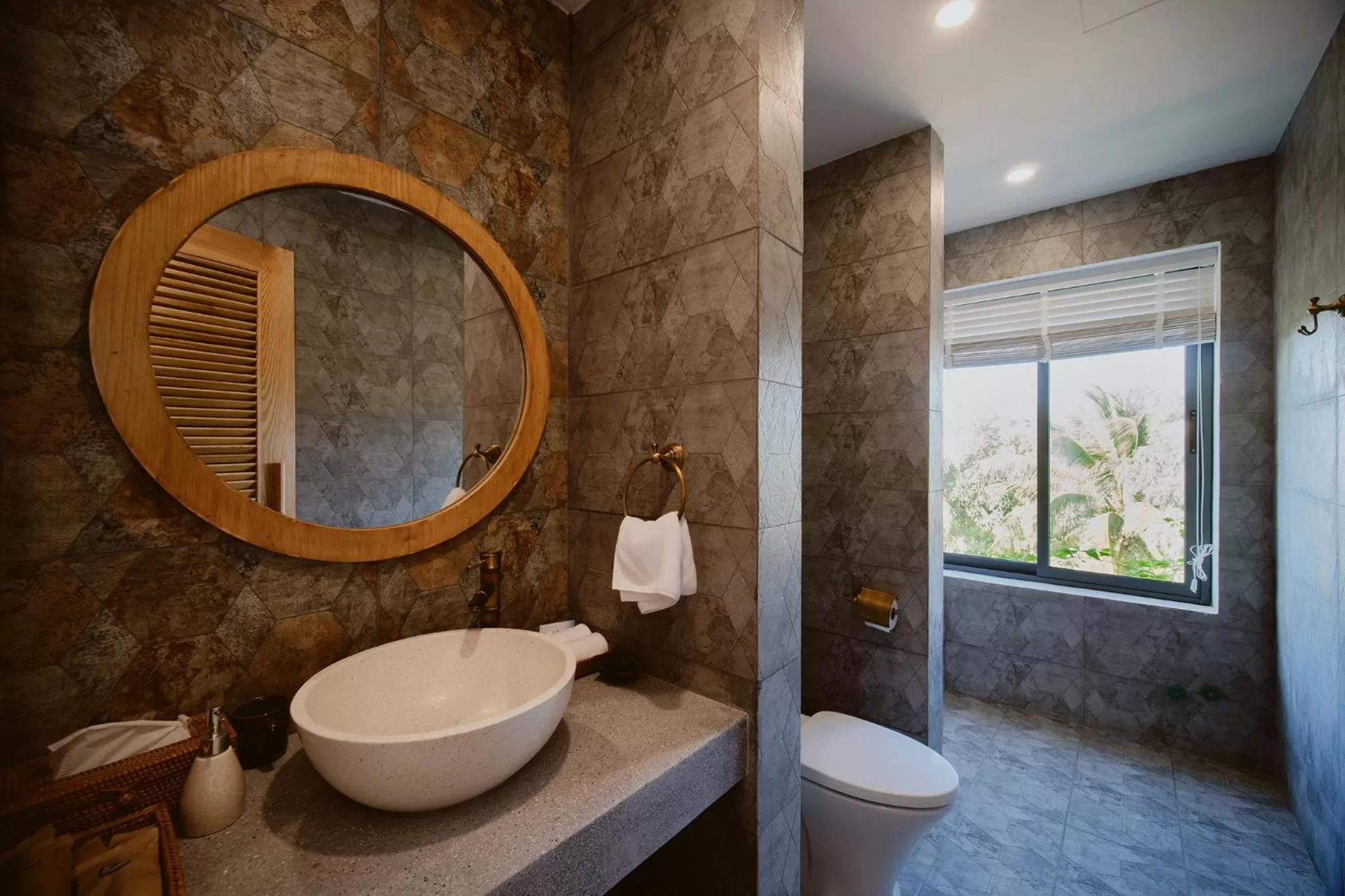 Bathroom in The Watermark Beachside Hotel