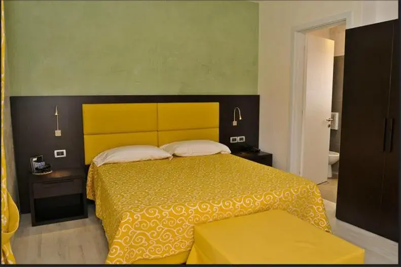 Bed in Hotel La Pergola di Venezia