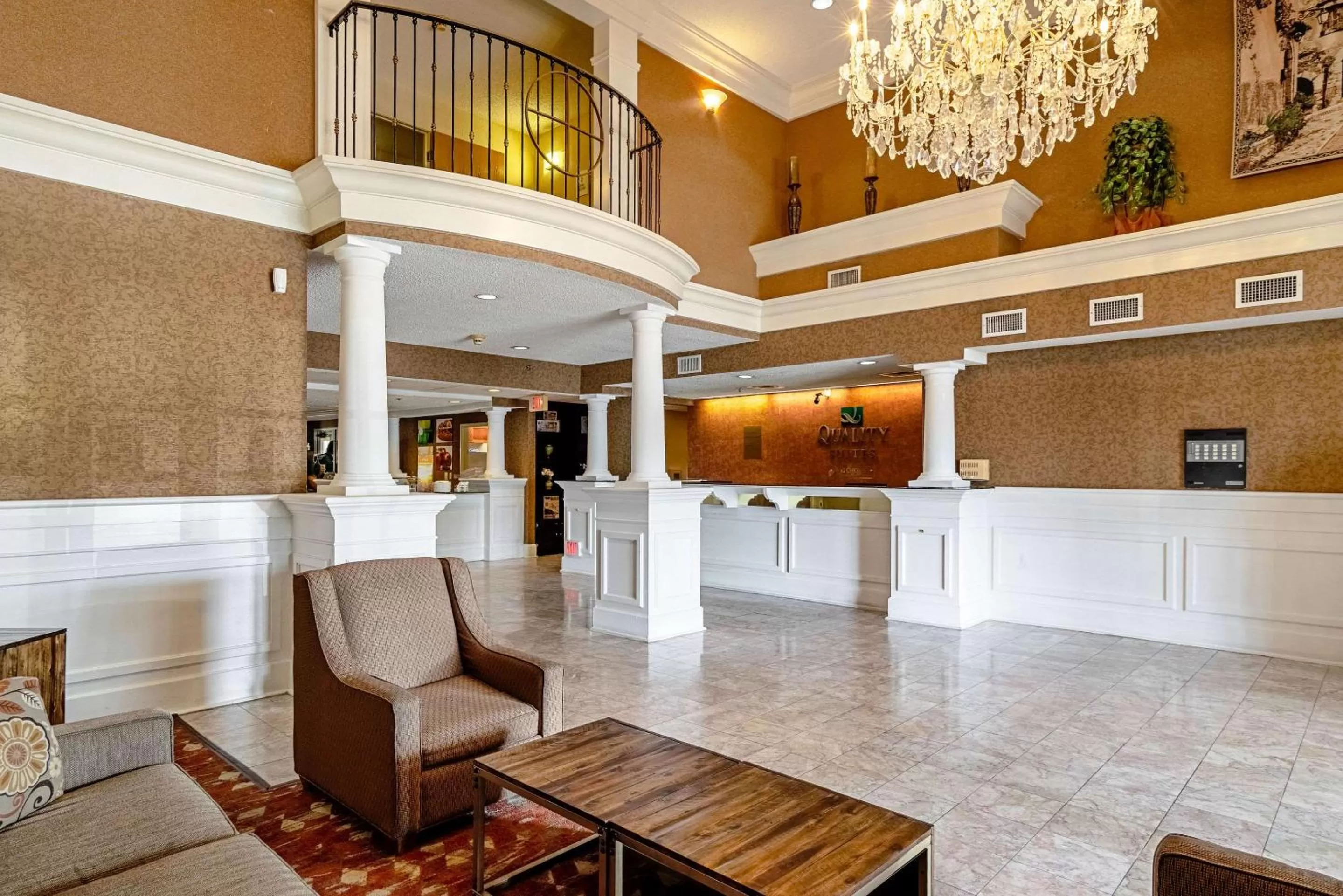 Lobby or reception in Quality Suites San Antonio Northeast