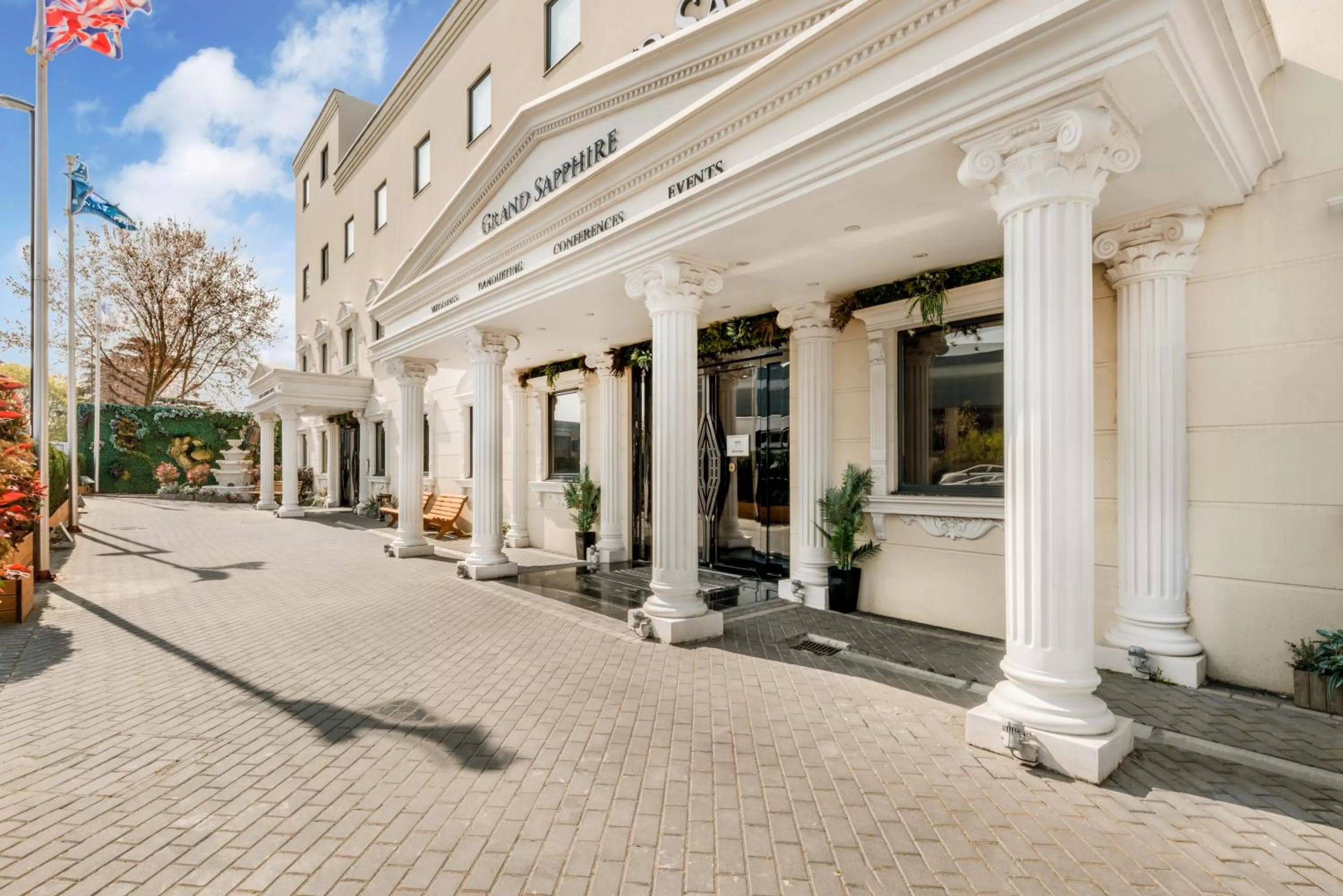 Grand Sapphire Hotel & Banqueting