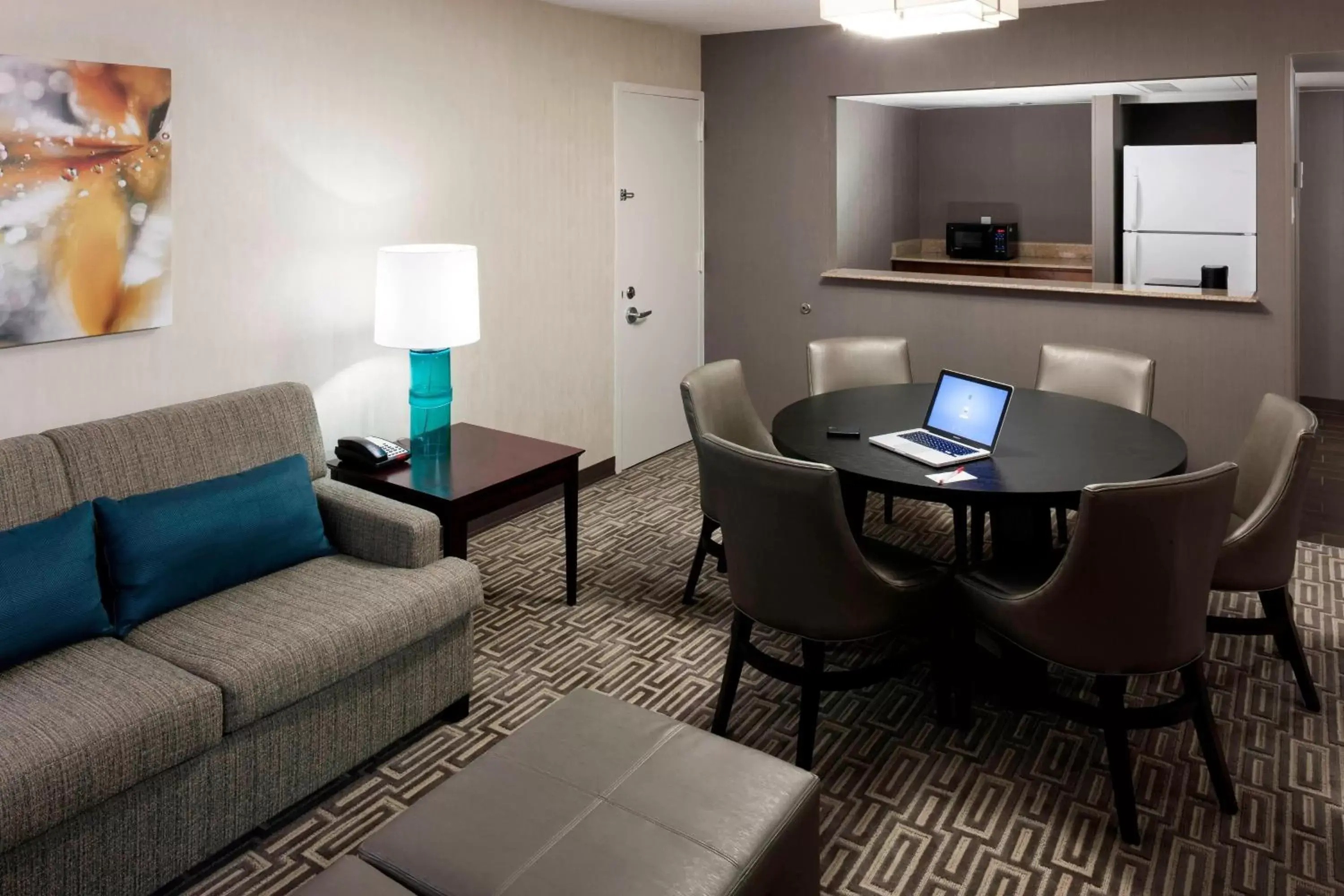 Living room, Seating Area in Fairfax Marriott at Fair Oaks