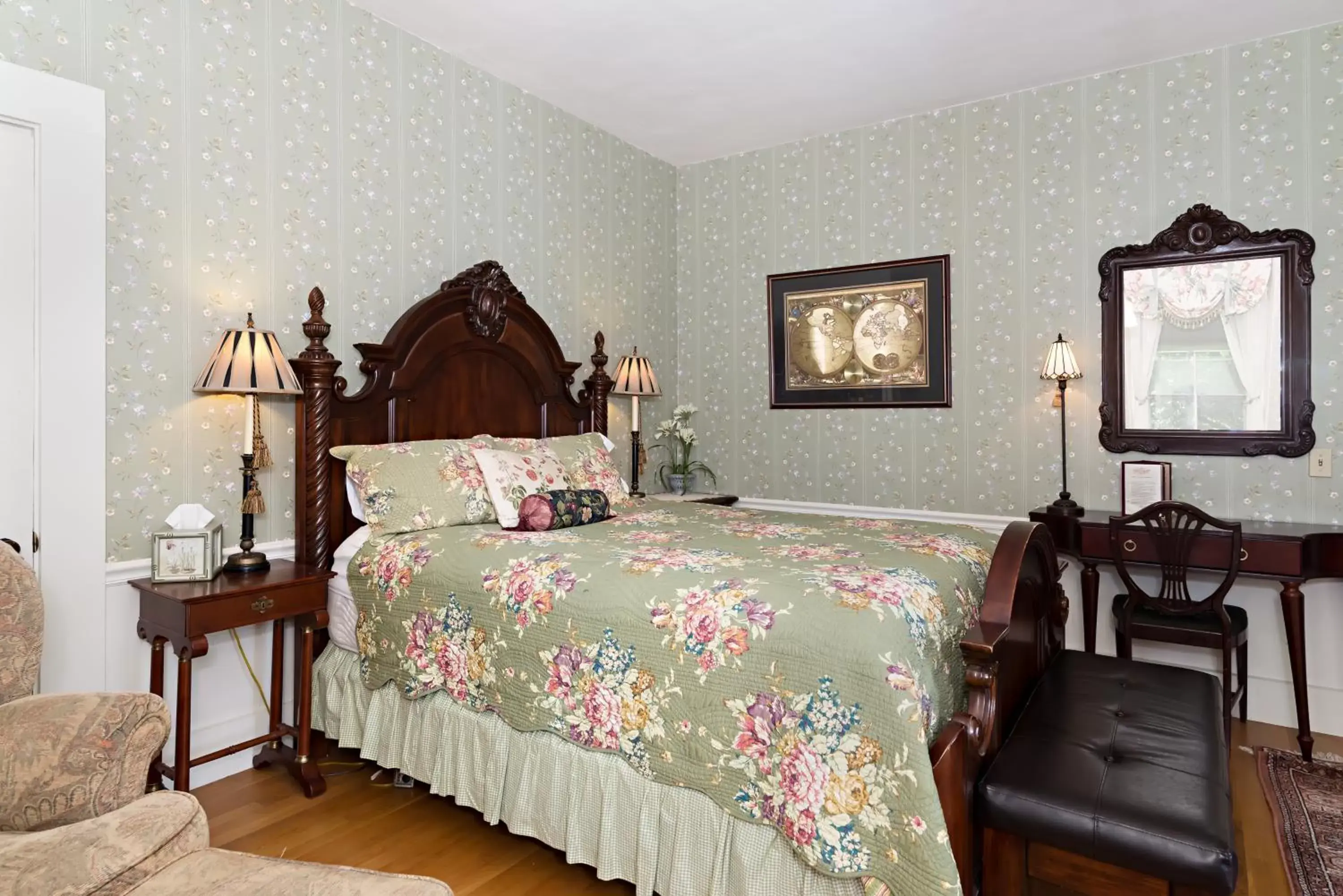 Bed in Silver Fountain Inn