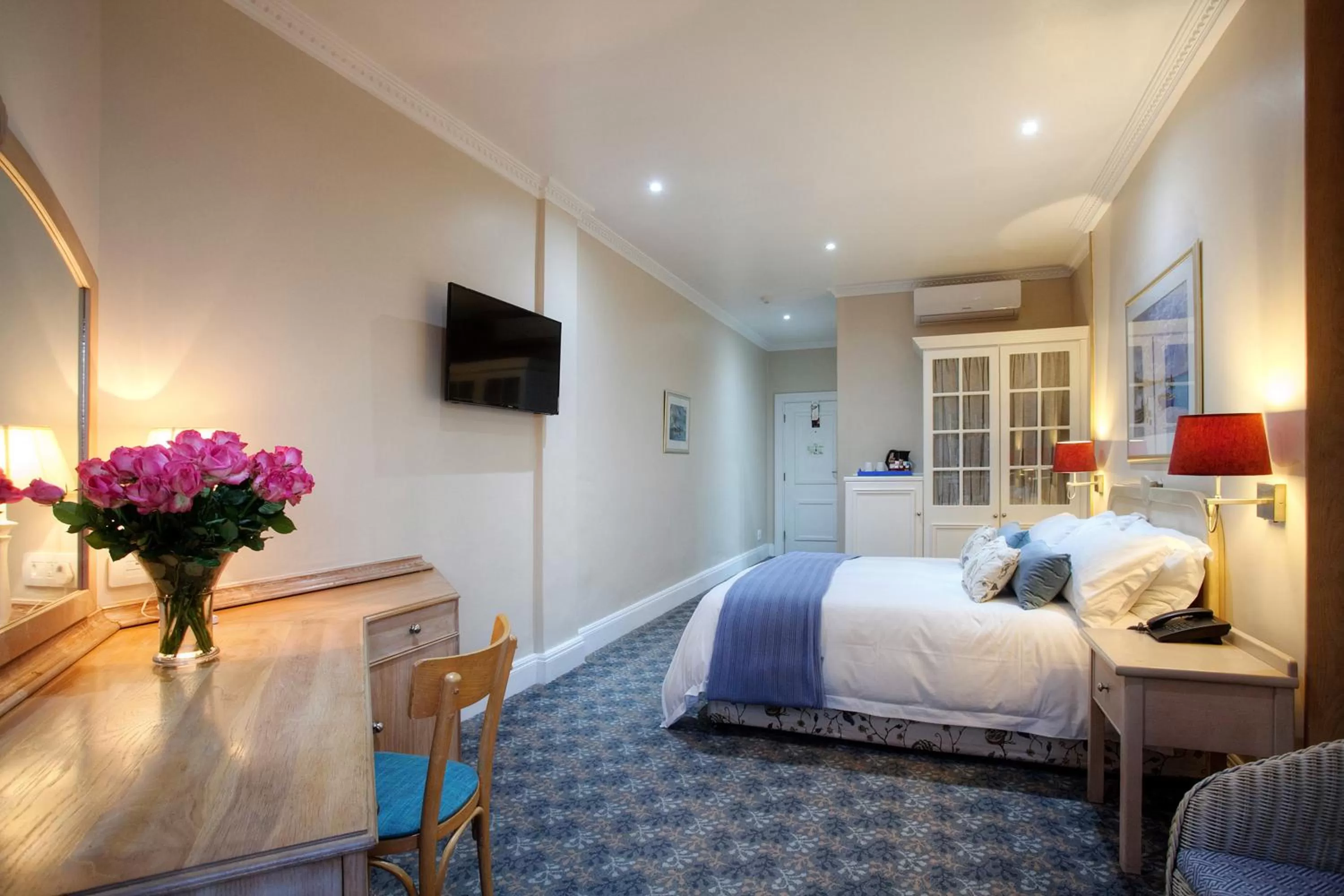 Photo of the whole room, Bed in The Beach Hotel